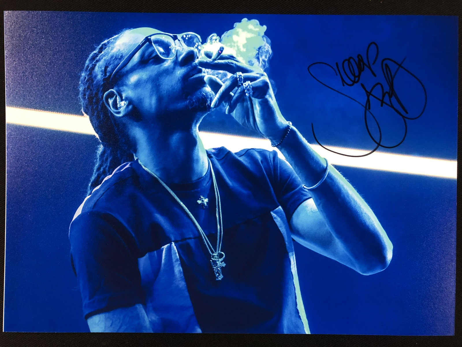 SNOPP DOGG SIGNED 8X10 PHOTO (RA COA): SNOPP DOGG SIGNED 8X10 PHOTO (RA COA)