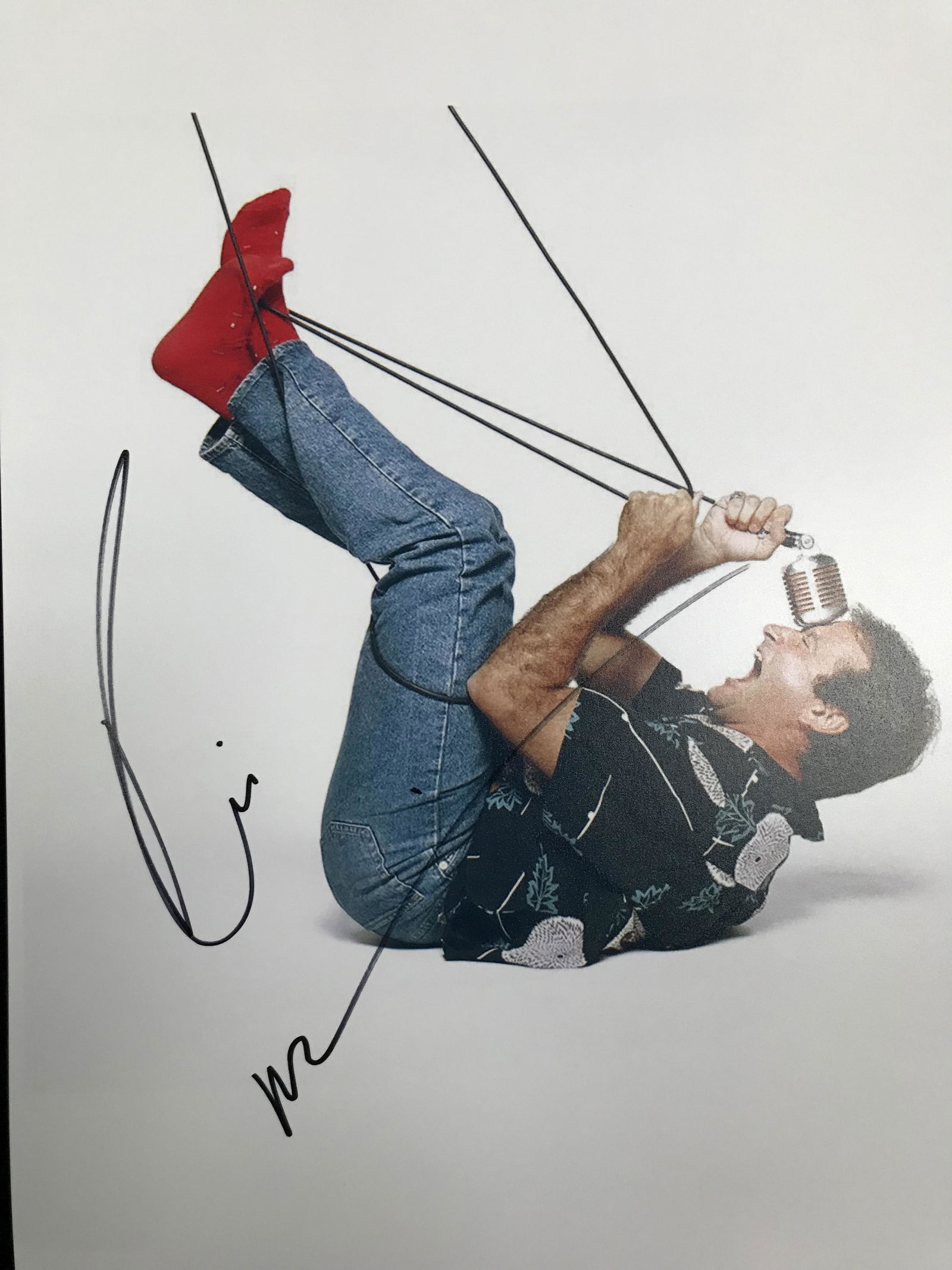 ROBIN WILLIAMS SIGNED 8 X 10 (RA COA) (1 of 2)