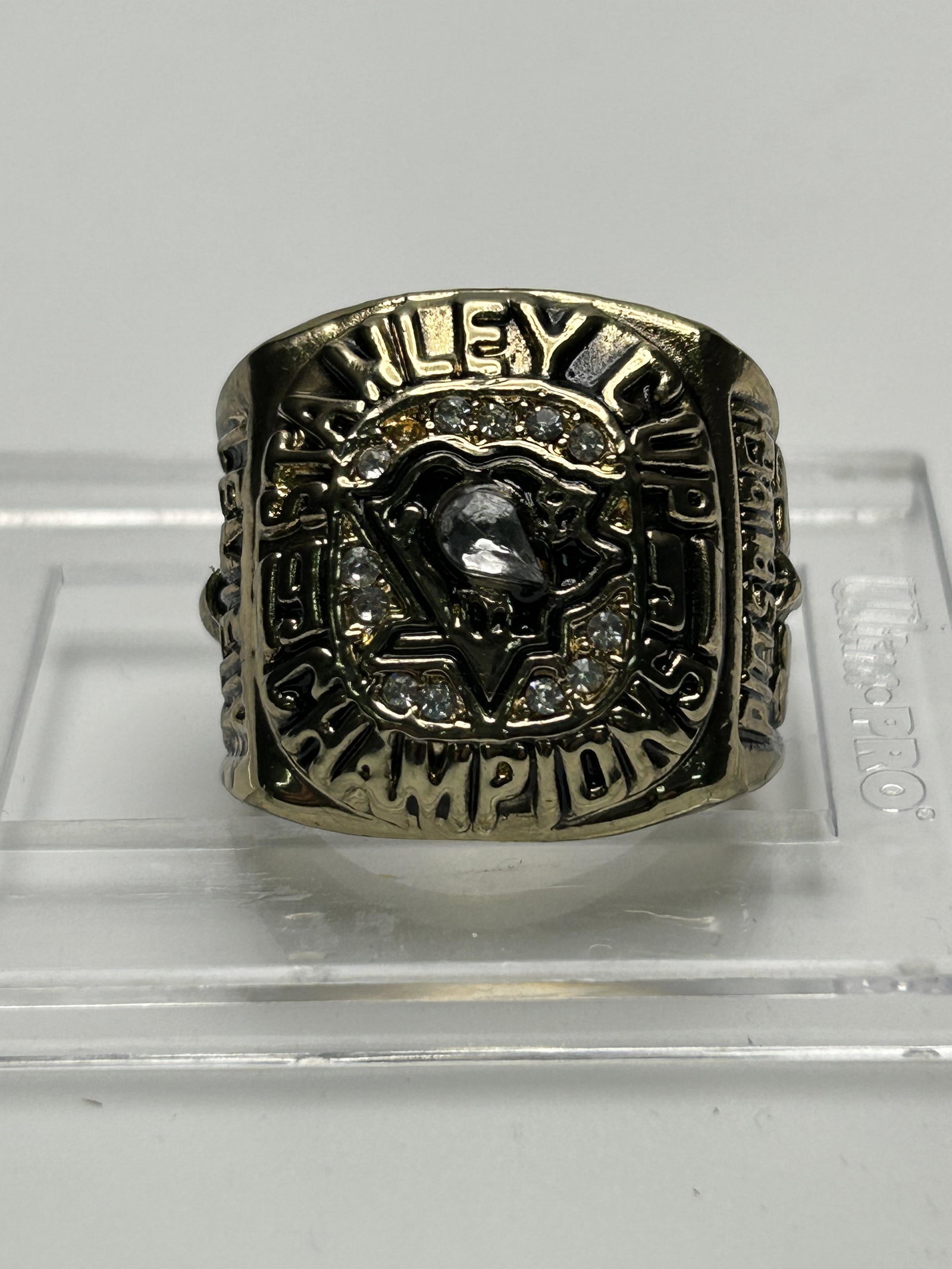 PITTSBURGH PENGUINS REPLICA STANLEY CUP RING: PITTSBURGH PENGUINS REPLICA STANLEY CUP RING