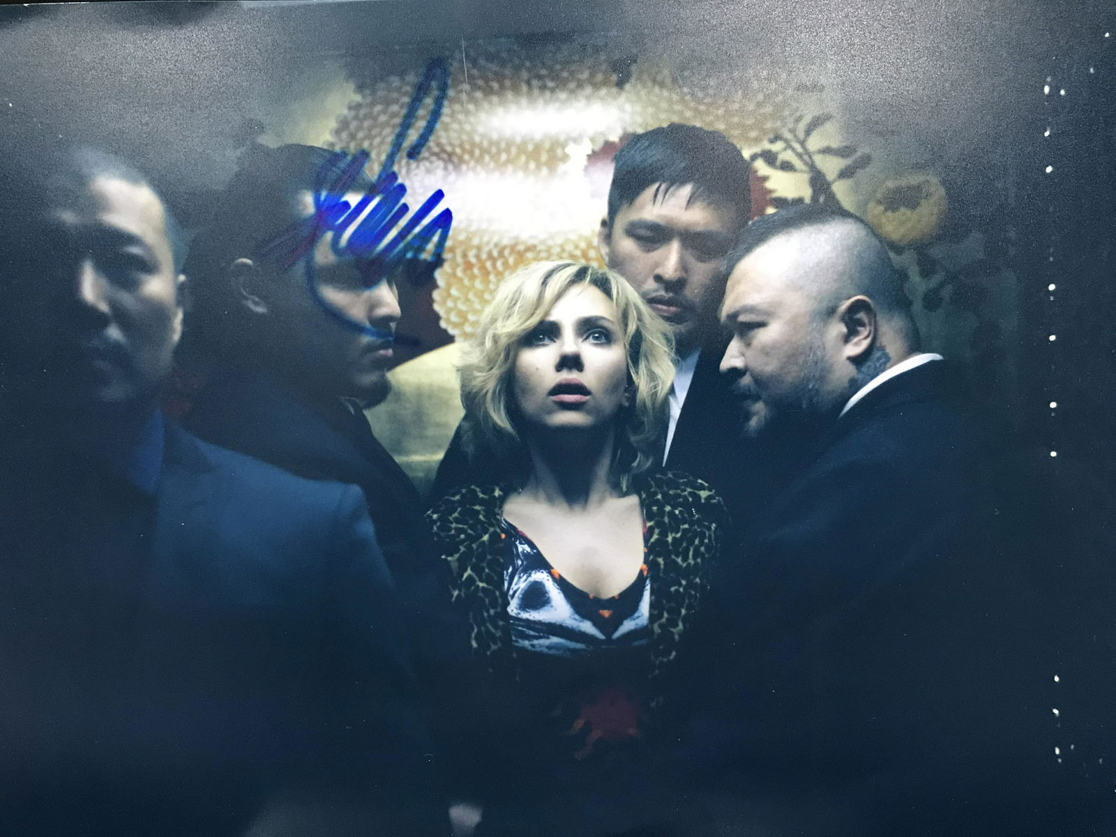 SCARLETT JOHANSON SIGNED 8 X 0 (RA COA) (1 of 2)