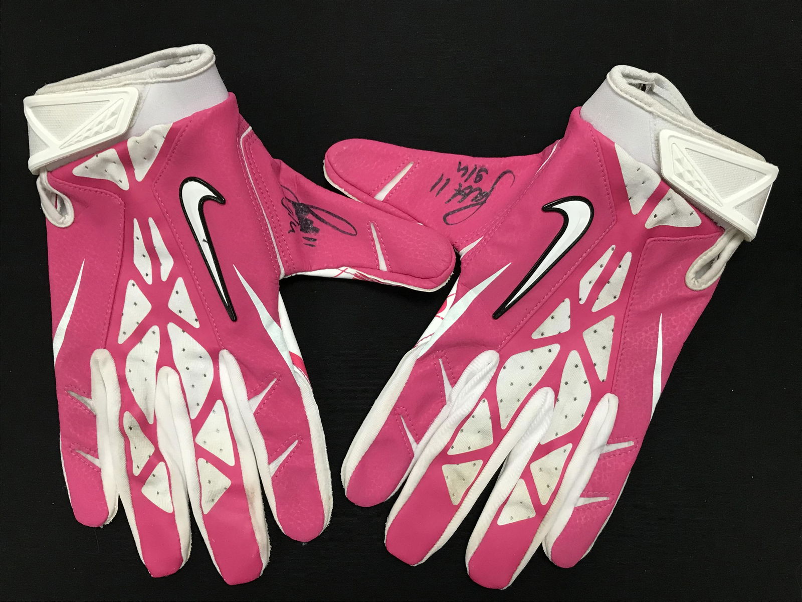 LARRY FITZGERALD DUAL SIGNED GAMES USED CUSTOM GLOVES WITH COA (1 of 4)