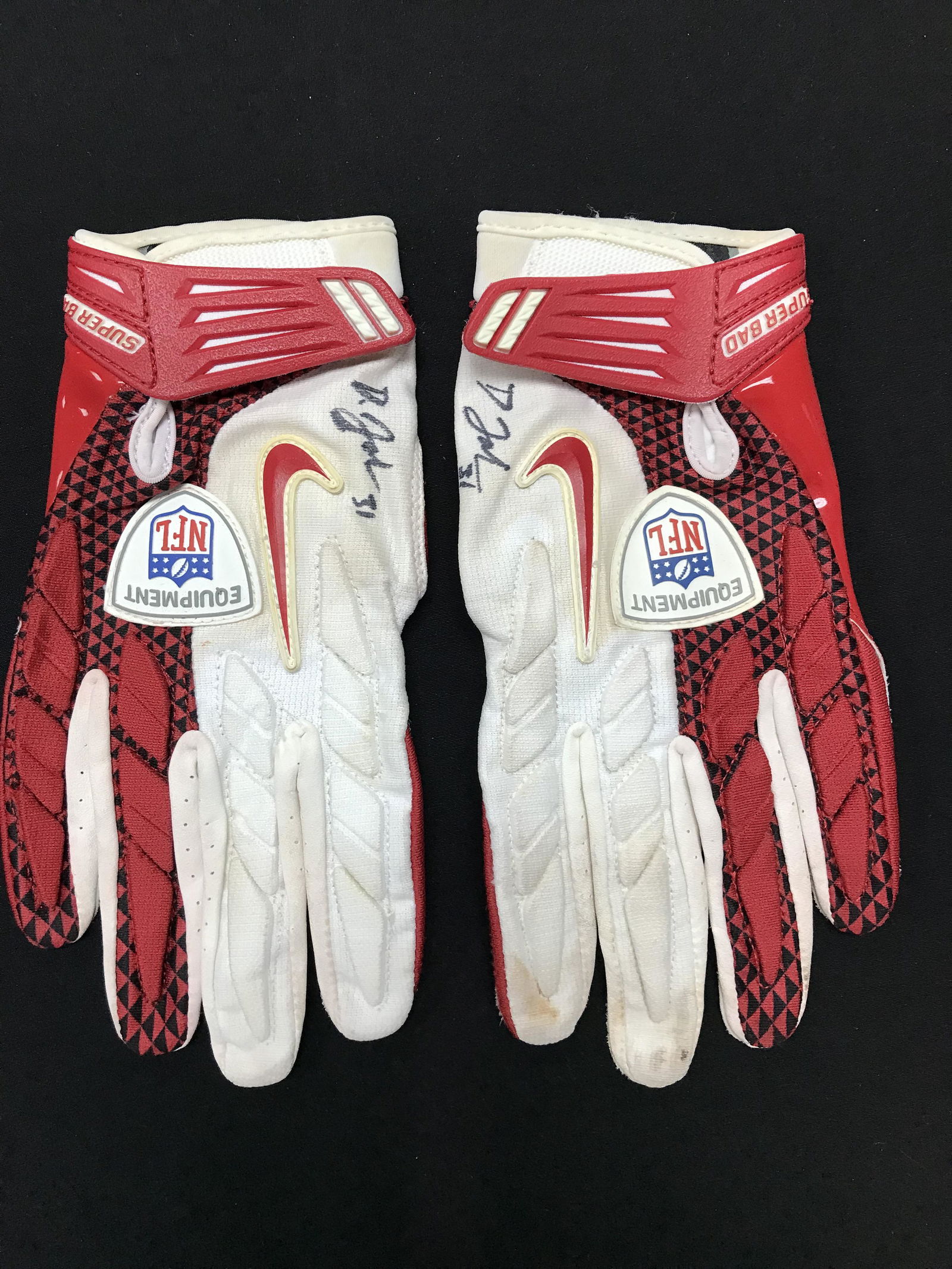 DAVID JOHNSON DUAL SIGNED GAME USED FOOTBALL GLOVES (CARDINALS COA): DAVID JOHNSON DUAL SIGNED GAME USED FOOTBALL GLOVES (CARDINALS COA)