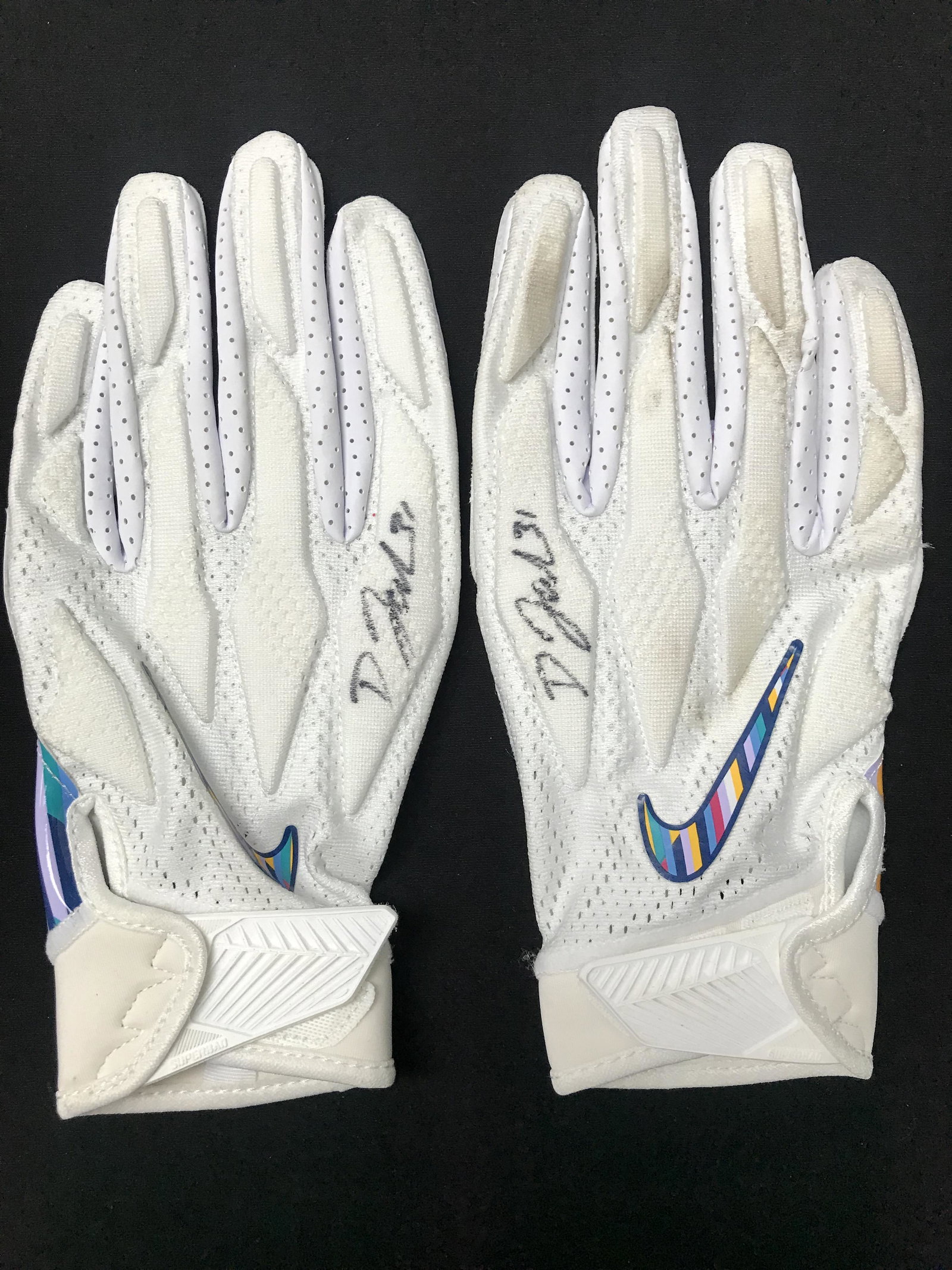 DAVID JOHNSON DUAL SIGNED CRUCIAL CATCH GAME USED GLOVES (CARDINALS COA): DAVID JOHNSON DUAL SIGNED CRUCIAL CATCH GAME USED GLOVES (CARDINALS COA)