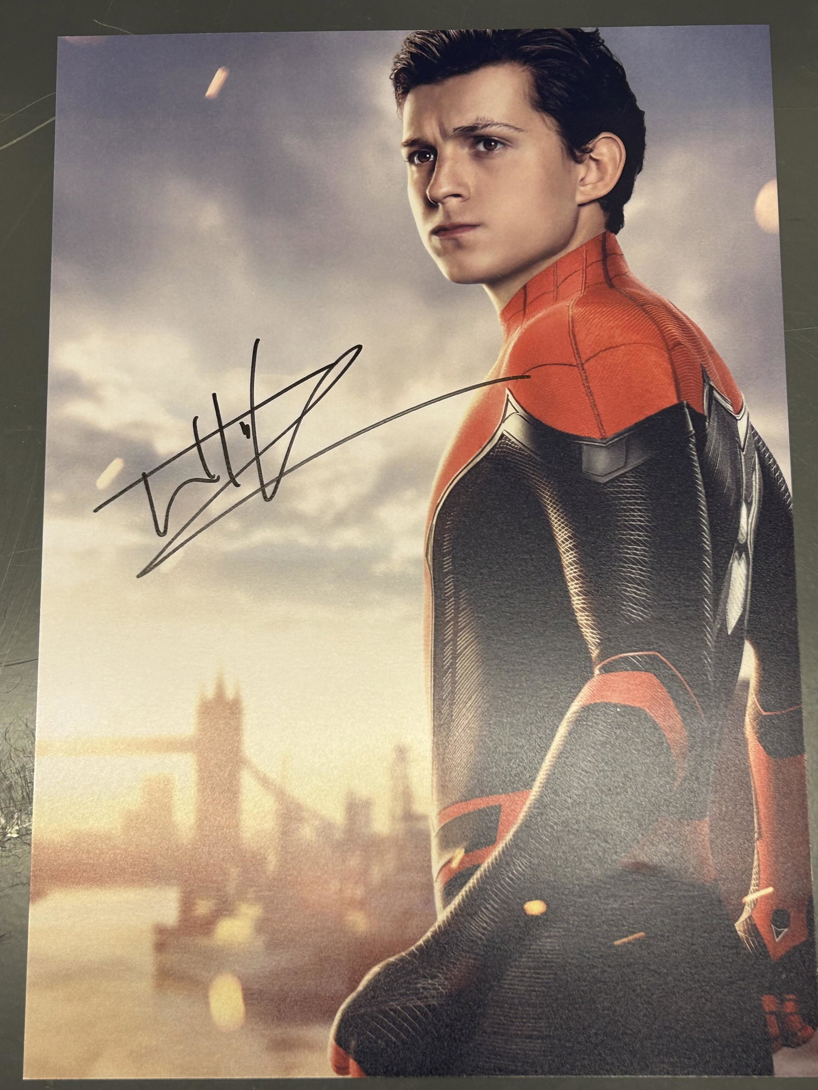 TOM HOLLAND SIGNED SPIDERMAN (RA COA): TOM HOLLAND SIGNED SPIDERMAN (RA COA)