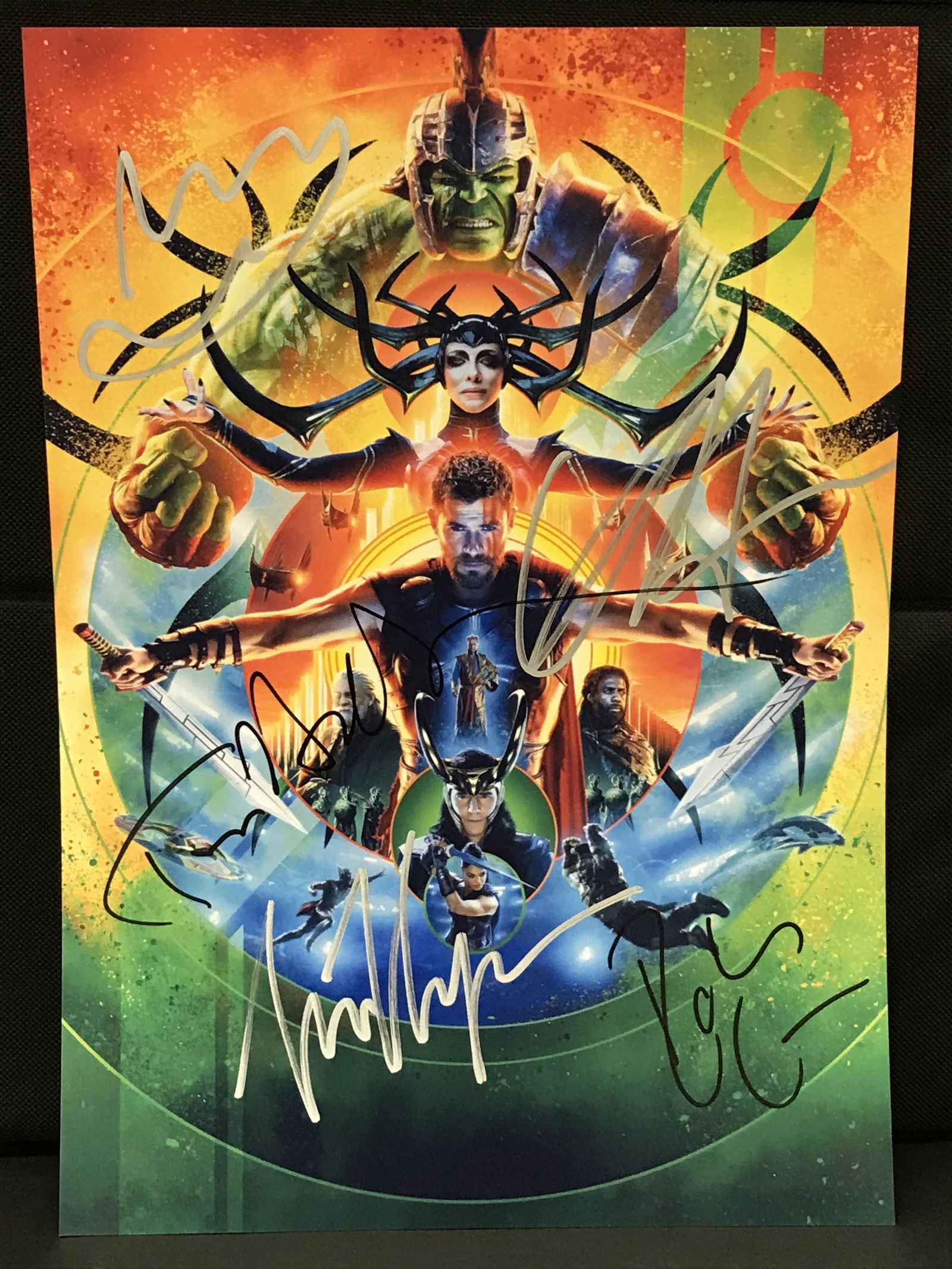 THOR RAGNAROK CAST SIGNED 8 X 10 (RA COA) (1 of 2)