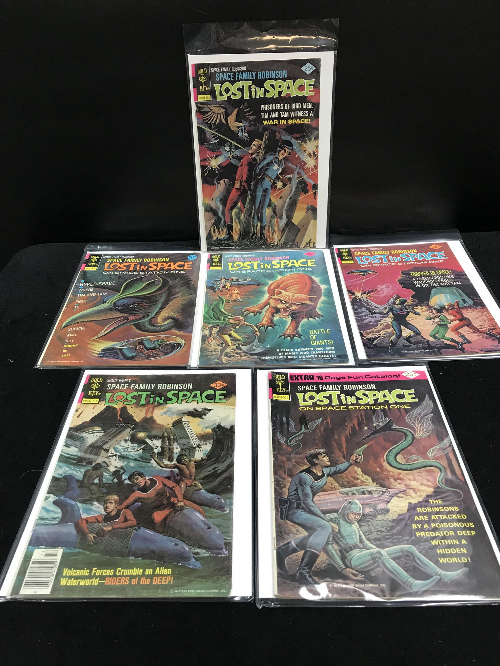 VINTAGE LOST IN SPACE GOLD KEY COMICS X 6 (1 of 1)
