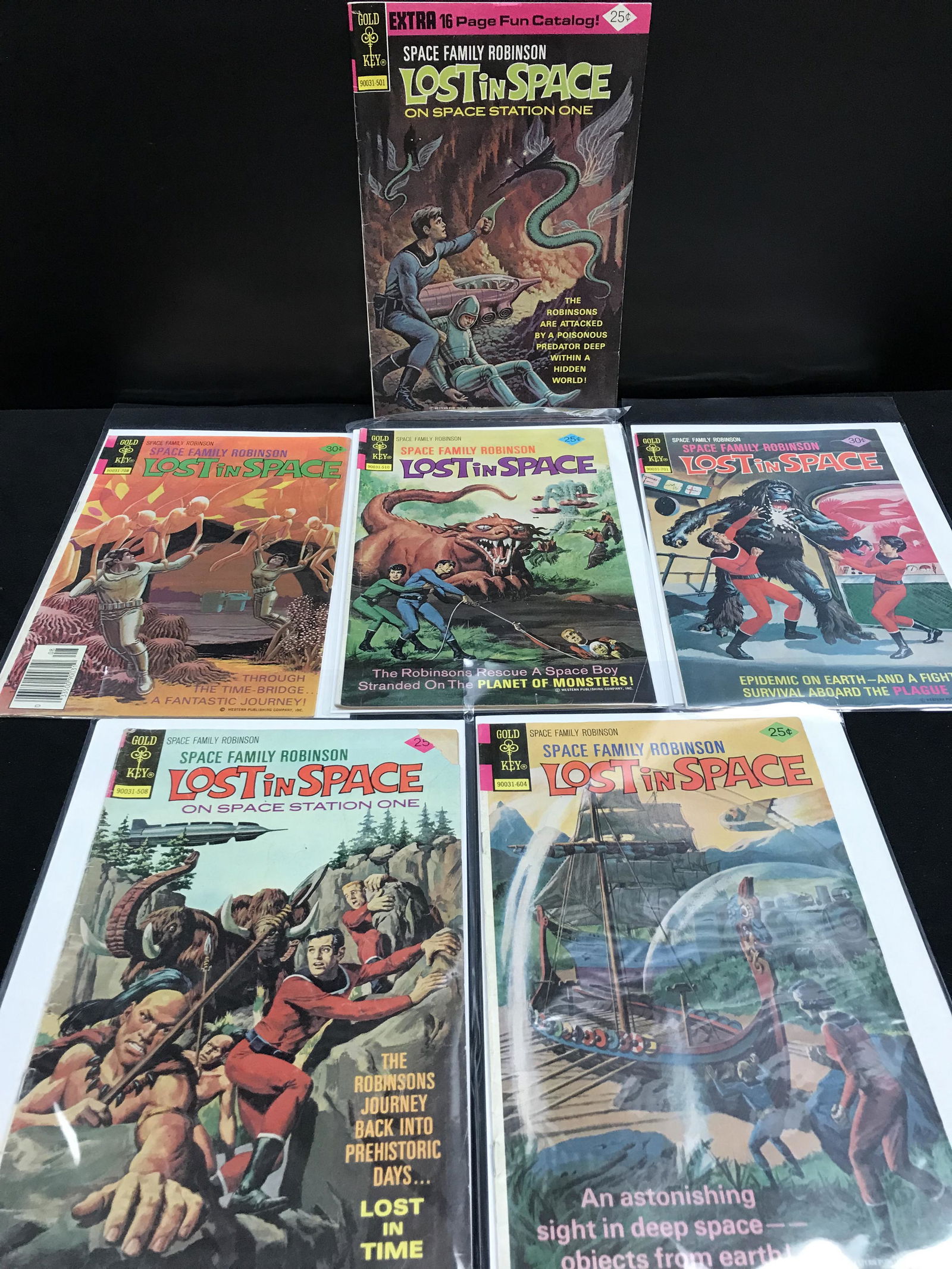 VINTAGE LOST IN SPACE GOLD KEY COMICS X 6 (1 of 1)