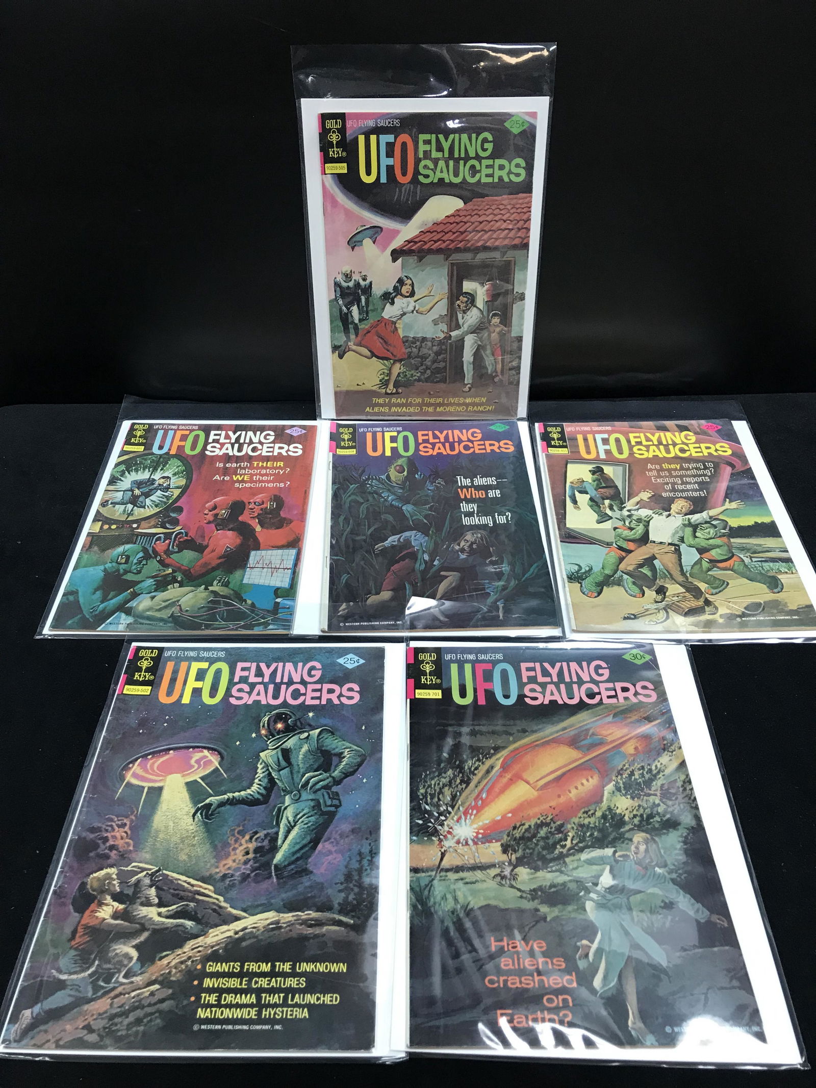 VINTAGE UFO FLYING SAUCERS GOLD KEY COMICS X 6 (1 of 1)