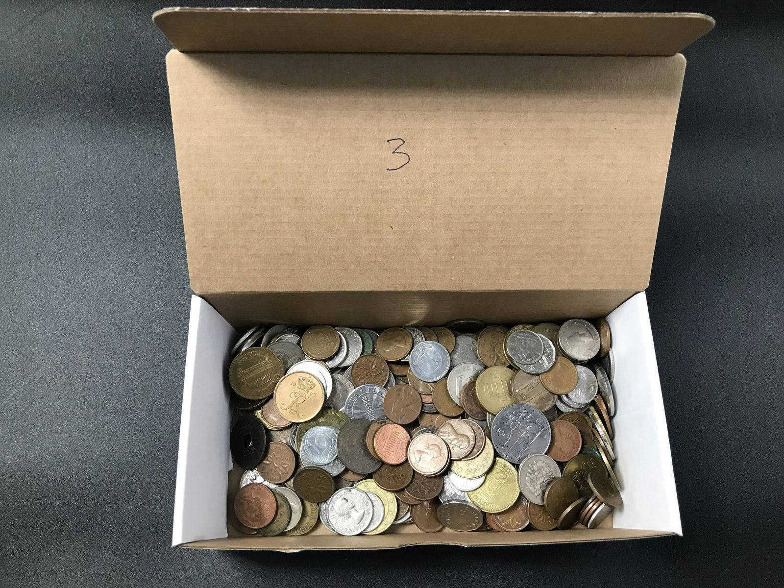BOX OF VARIOUS WORLD COINS (1 of 1)