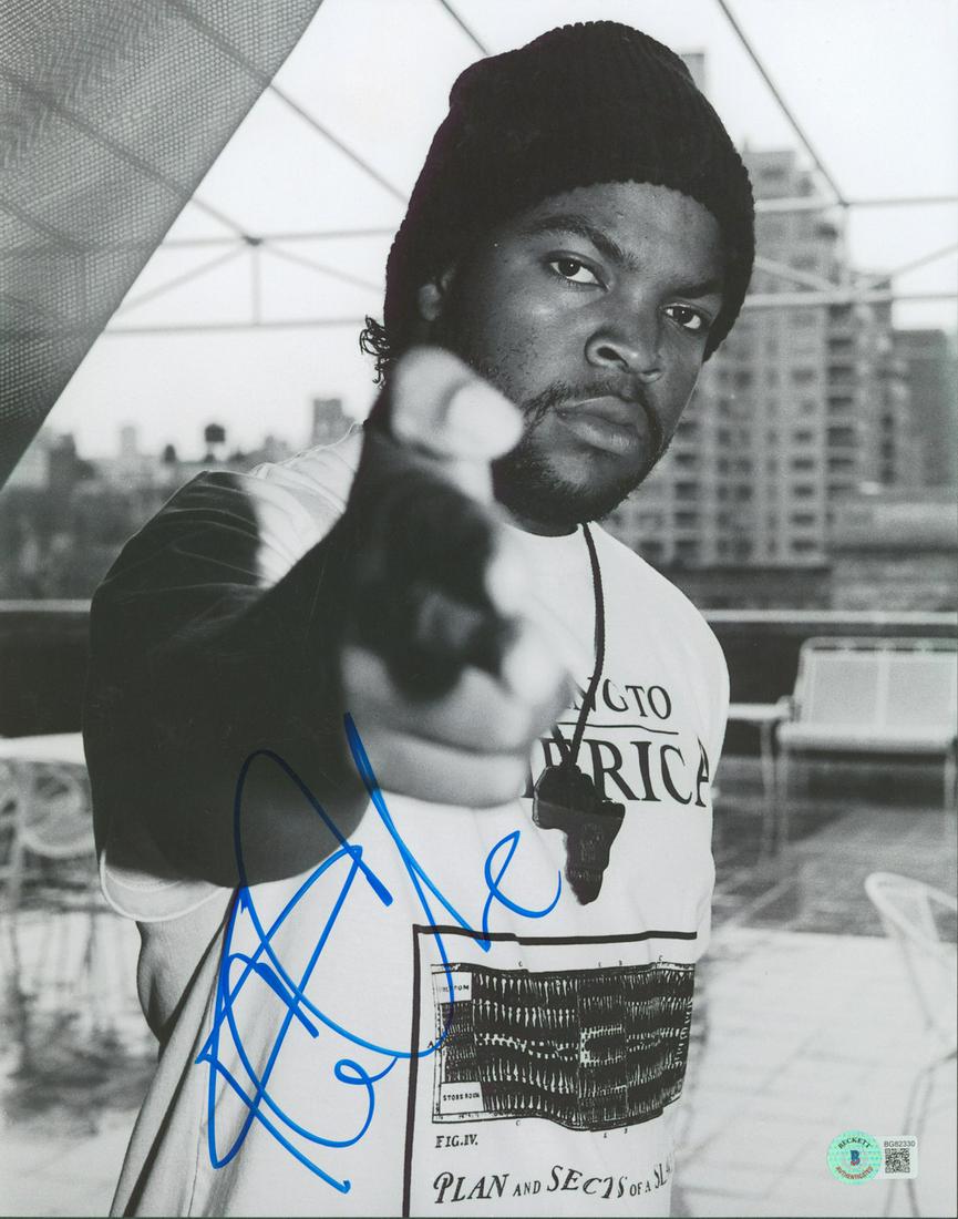 ICE CUBE SIGNED 8 X 10 (BECKETT COA) (1 of 1)