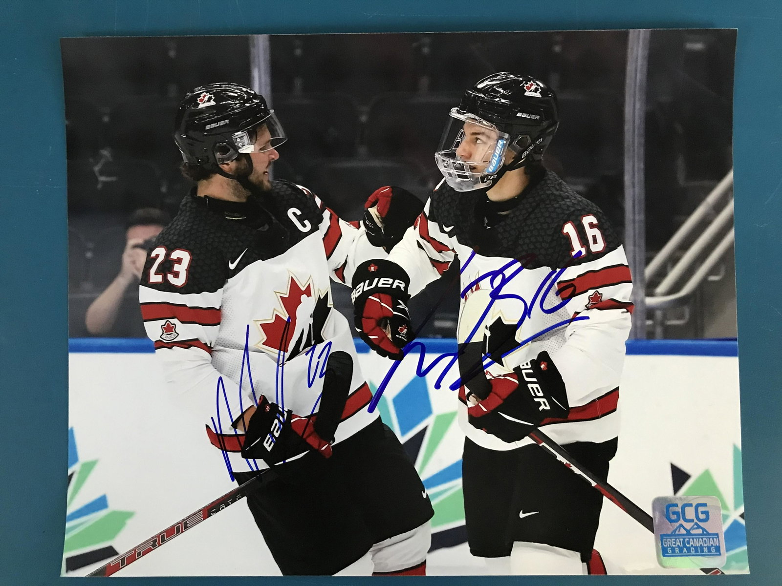 SHANE WRIGHT AND CONNOR BEDARD SIGNED TEAM CANADA 8 X 10 (GCG HOLO): SHANE WRIGHT AND CONNOR BEDARD SIGNED TEAM CANADA 8 X 10 (GCG HOLO)