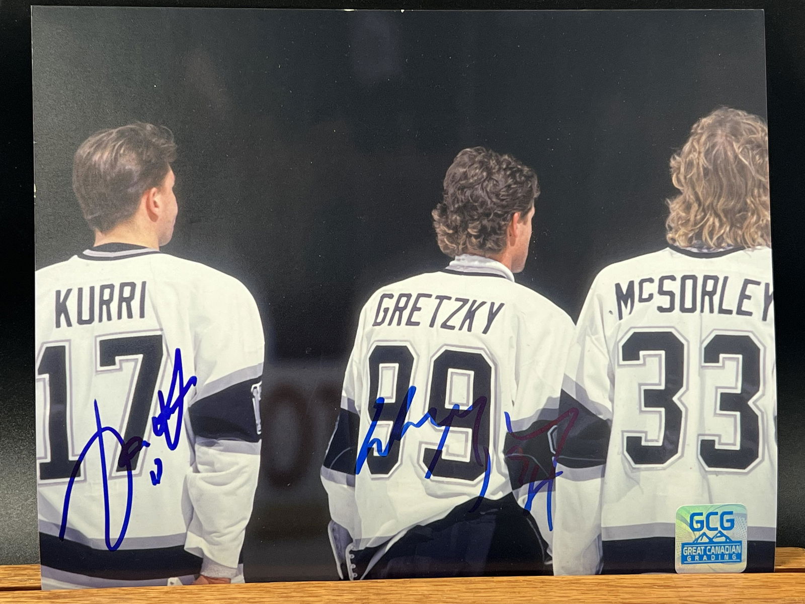 WAYNE GRETZKY AND JARI KURRI SIGNED L.A KINGS 8 X 10 (GCG HOLO) (1 of 1)