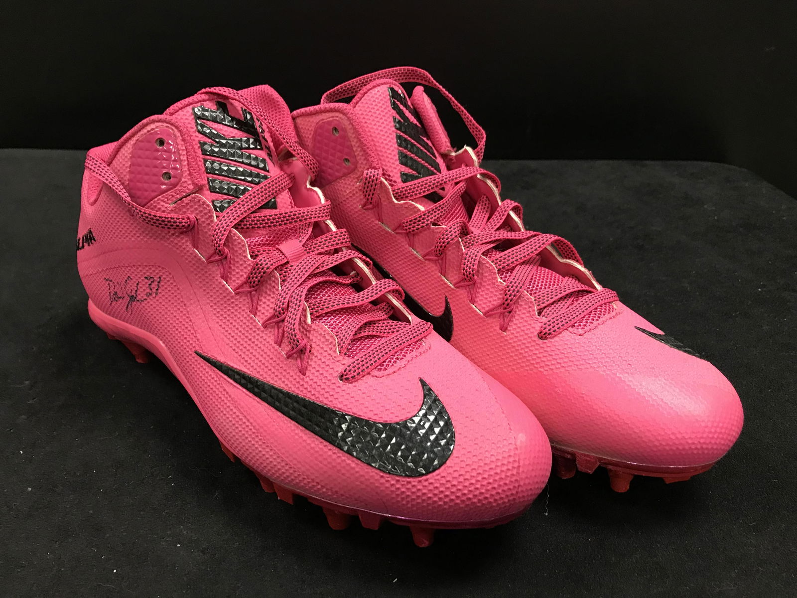 DAVID JOHNSON DAL SIGNED GAME USED CANCER CLEATS (CARDINALS COA)_: DAVID JOHNSON DAL SIGNED GAME USED CANCER CLEATS (CARDINALS COA)_