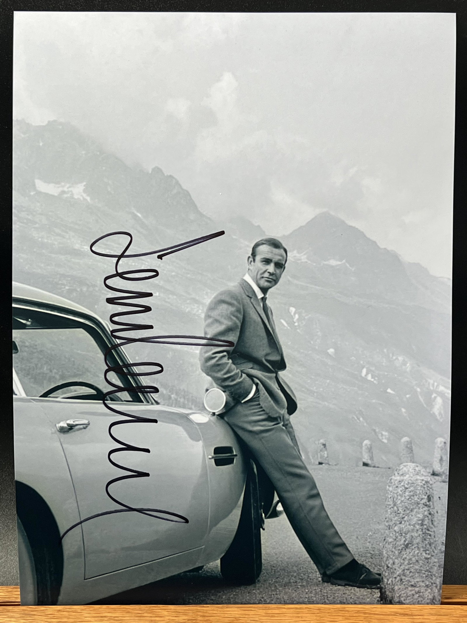 SEAN ONNERY SIGNED JAMES BOND 8 X 10 (RA COA): SEAN ONNERY SIGNED JAMES BOND 8 X 10 (RA COA)