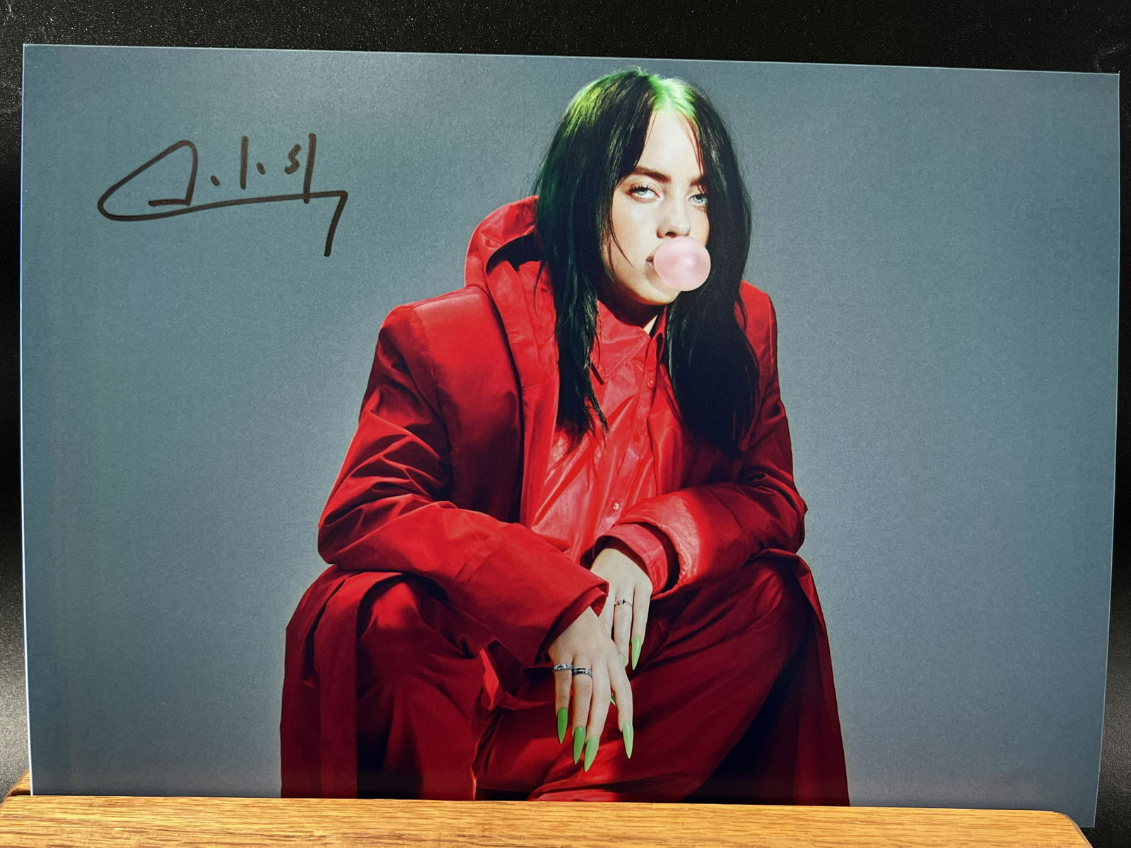 BILLIE EILISH SIGNED 8 X 10 (RA COA) (1 of 2)