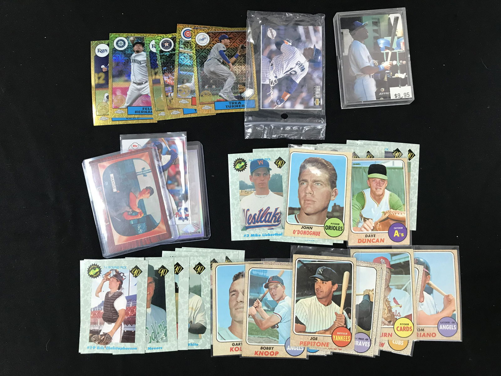 LOT OF MIXED DECADE MLB BASEBALL CARDS (1 of 1)