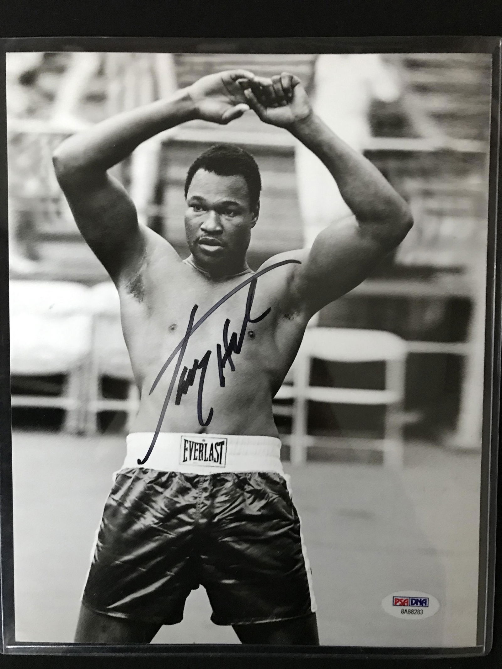 LARRY HOLMES SIGNED 8 X 10 (PSA COA): LARRY HOLMES SIGNED 8 X 10 (PSA COA)