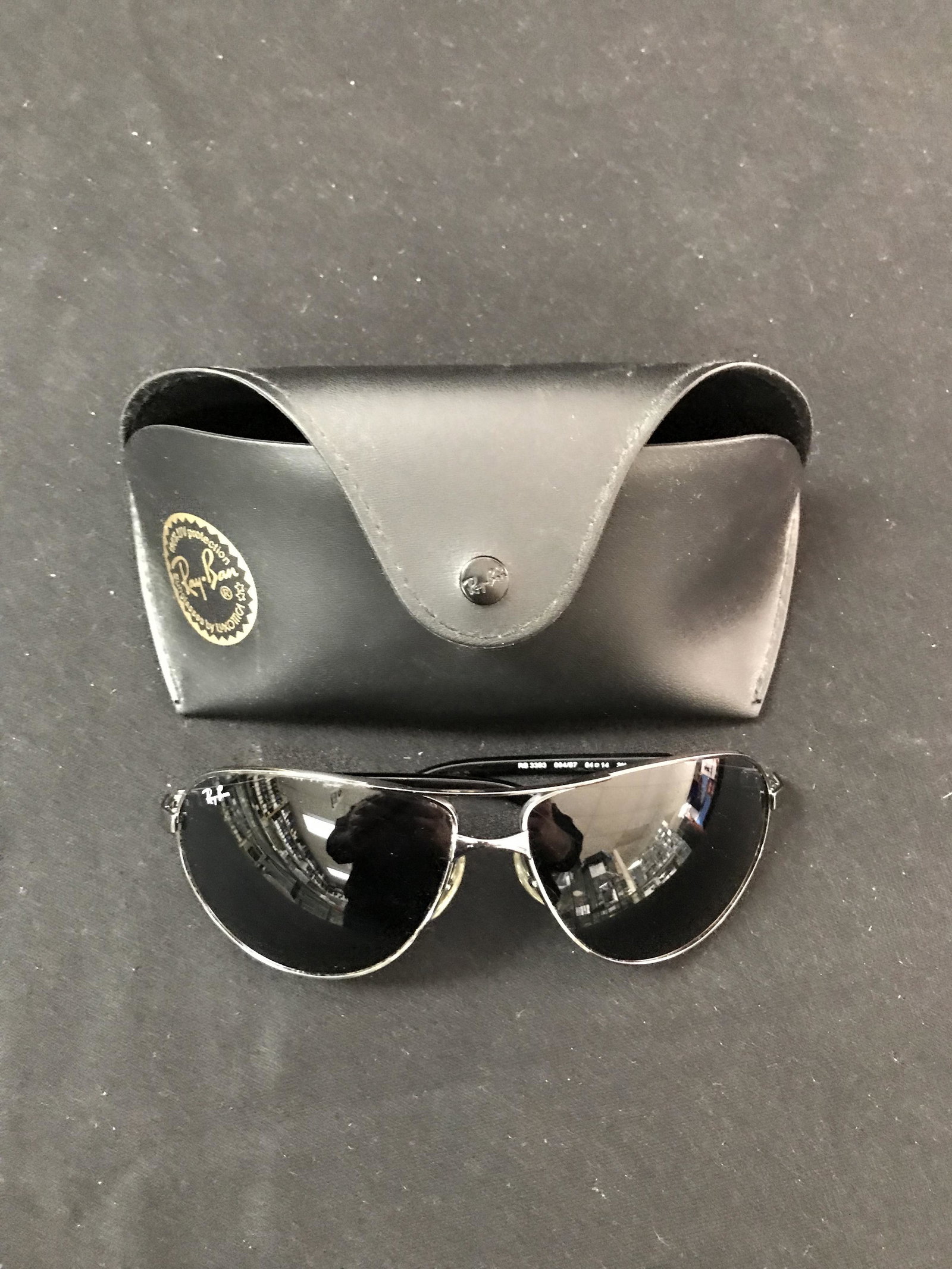 NEW RAYBAN SUNGALSSES WITH CASE: NEW RAYBAN SUNGALSSES WITH CASE