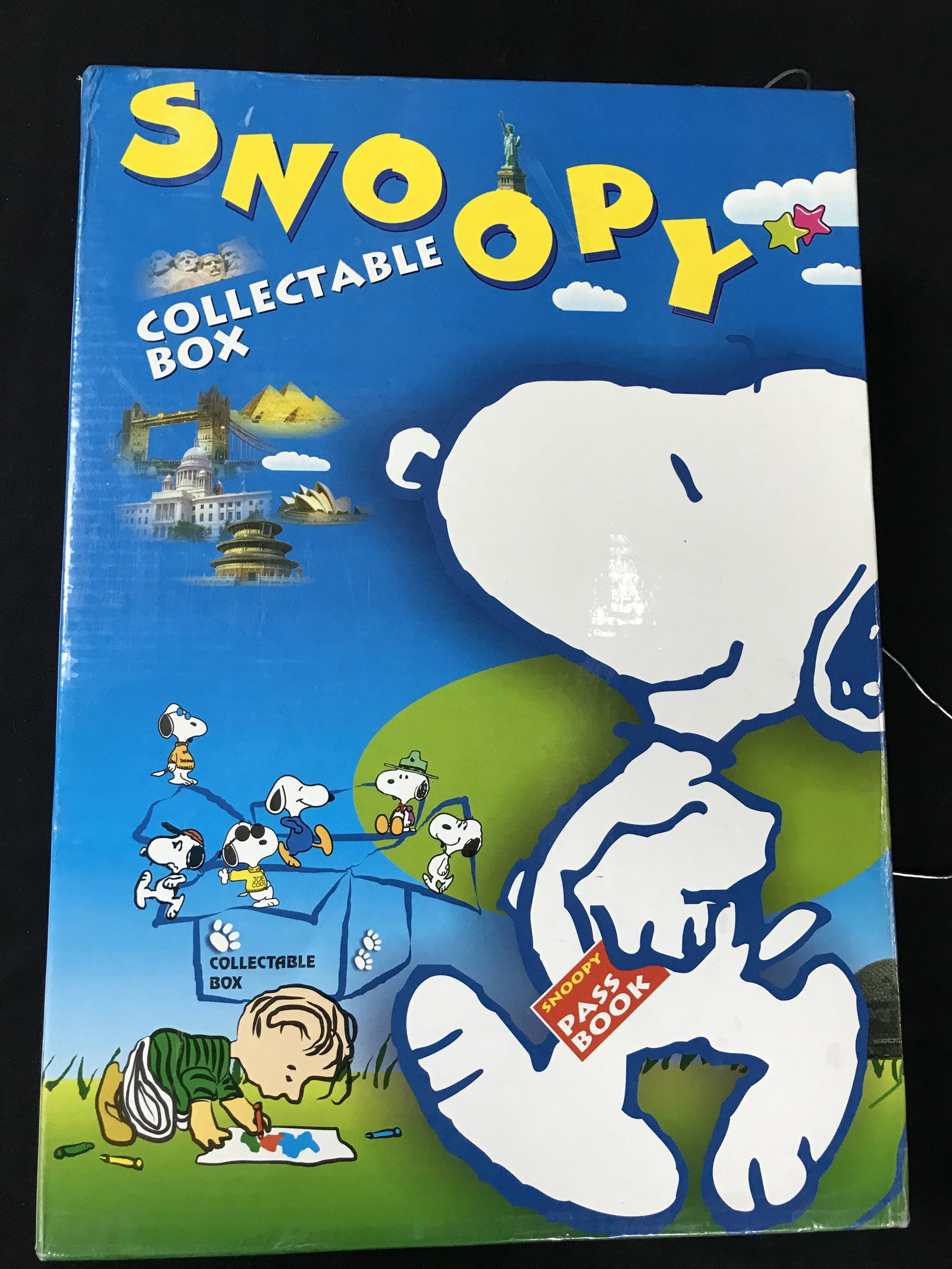 SNOOPY COLLECTIBLE BOX COMPLETE MINIATURES SET (RARE): SNOOPY COLLECTIBLE BOX COMPLETE MINIATURES SET (RARE)