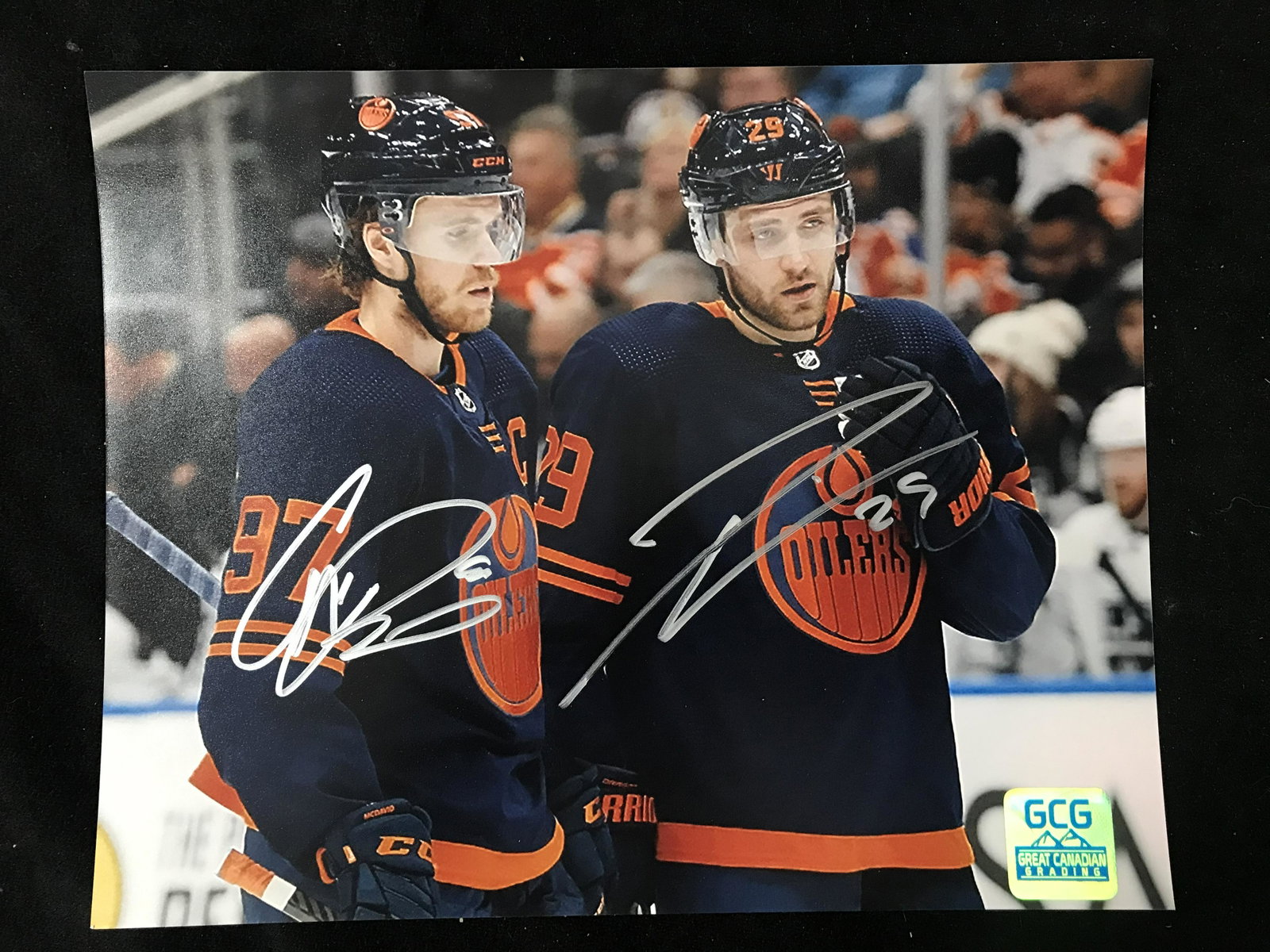 CONNOR MCDAVID AND LEON DRAISAITL DUAL SIGNED 8 X 10 (GCG HOLO): CONNOR MCDAVID AND LEON DRAISAITL DUAL SIGNED 8 X 10 (GCG HOLO)