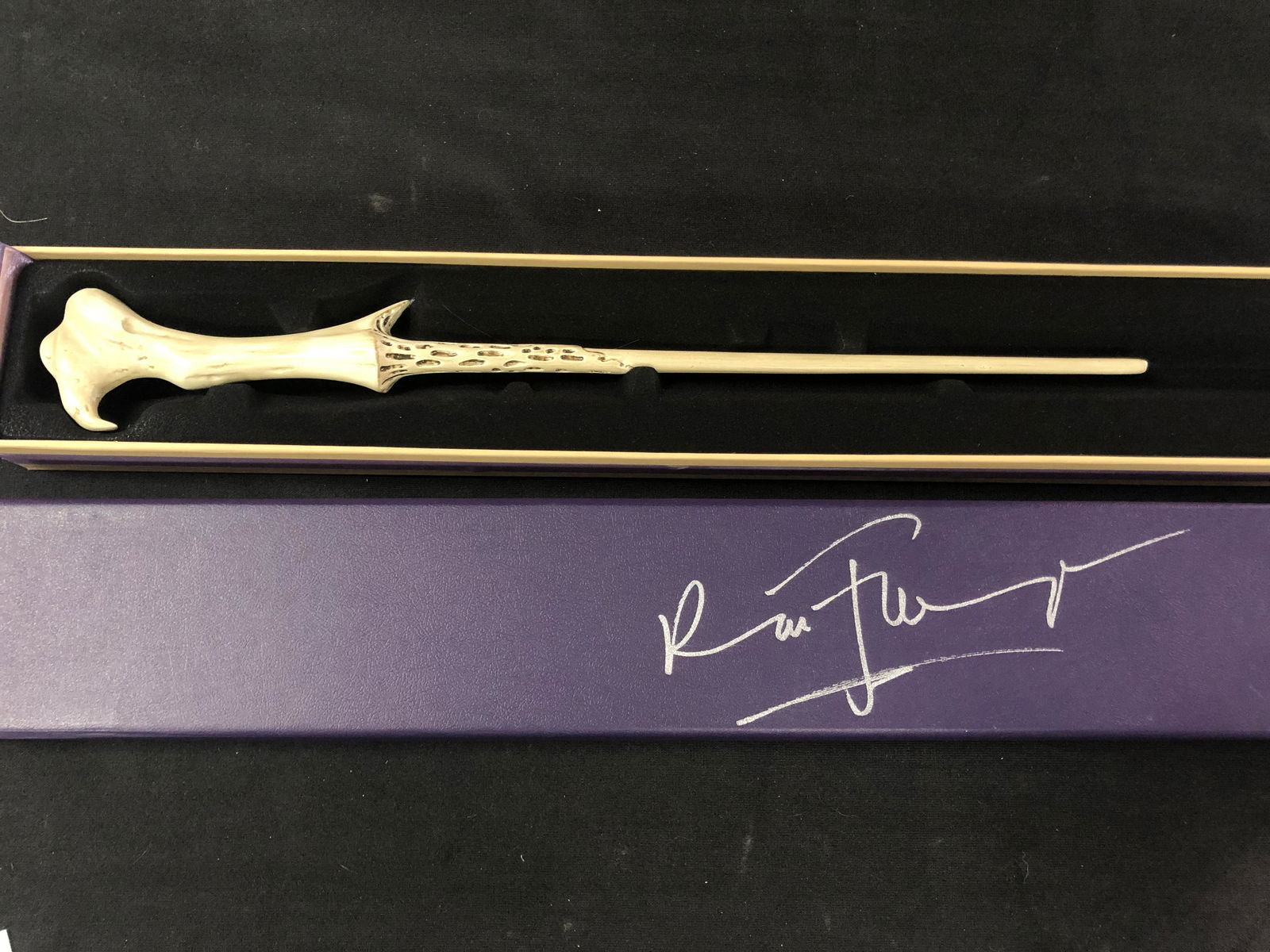 RALPH FIENNES SIGNED HARRY POTTER WAND BOX (RA COA) (1 of 5)