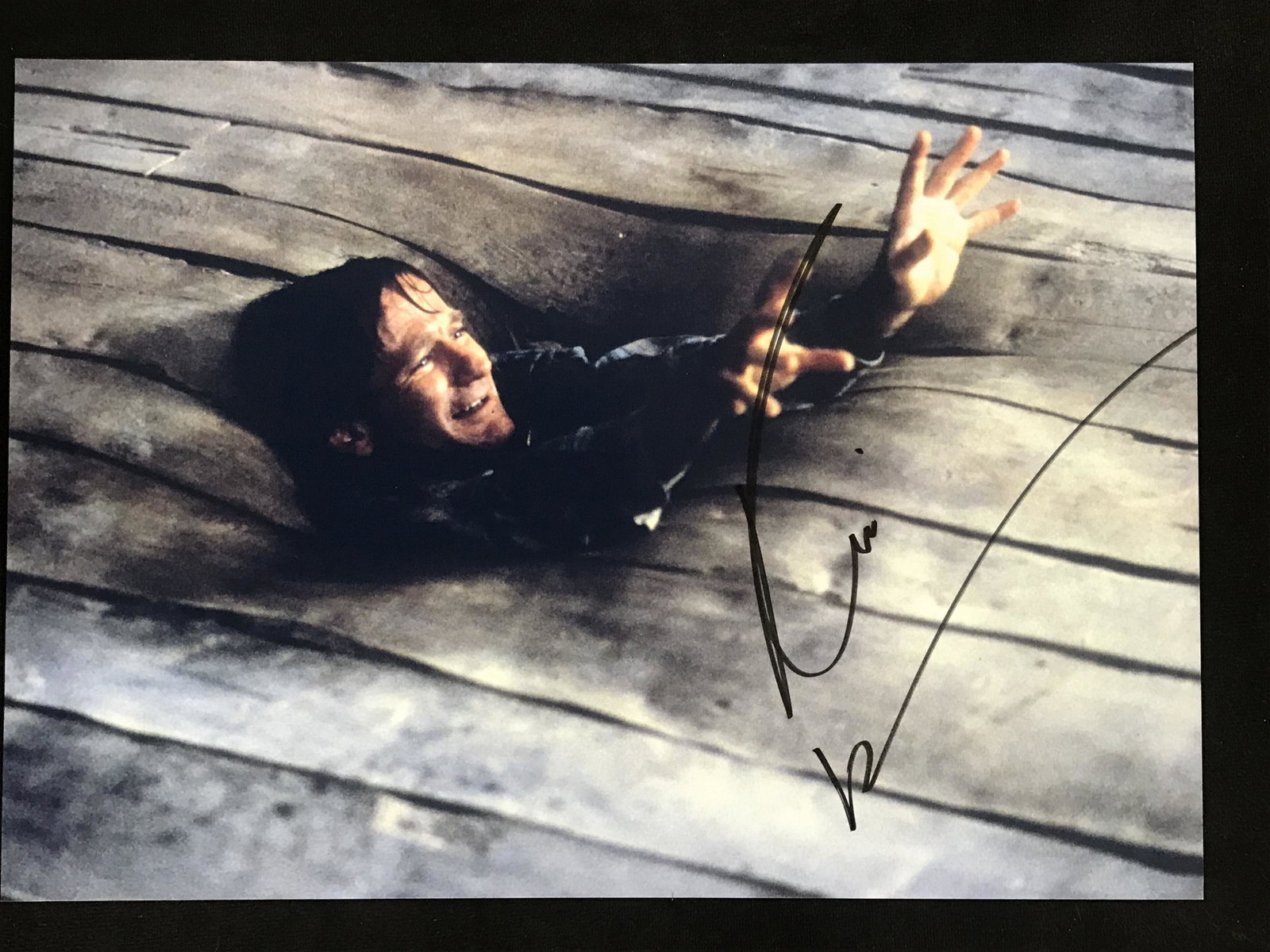 ROBIN WILLIAMS SIGNED JUMANJI 8X10 (RA COA): 1