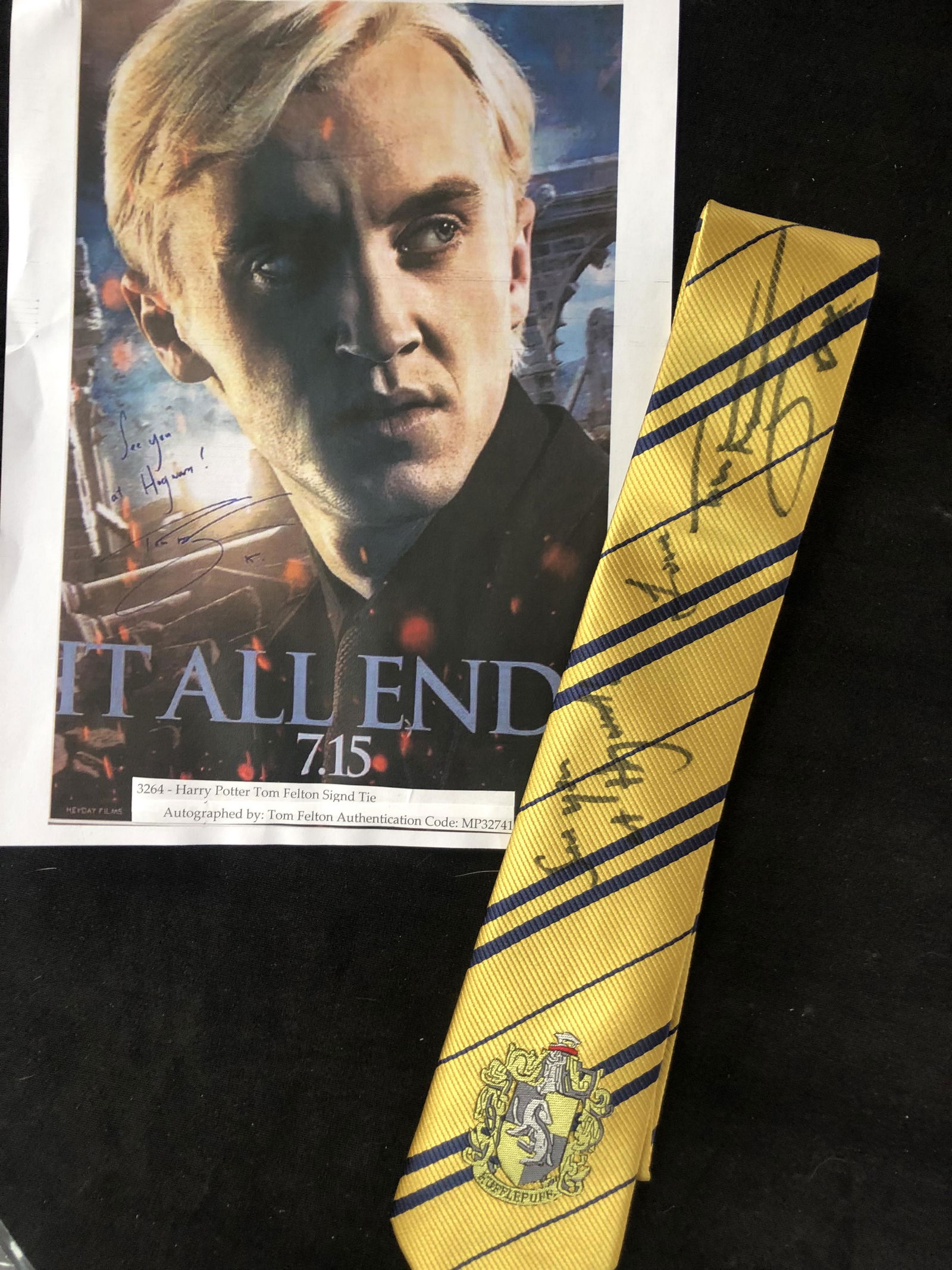 TOM FELTON SIGNED HARRY POTTER HUFFLEPUFF NECK TOE (RA COA) (1 of 4)