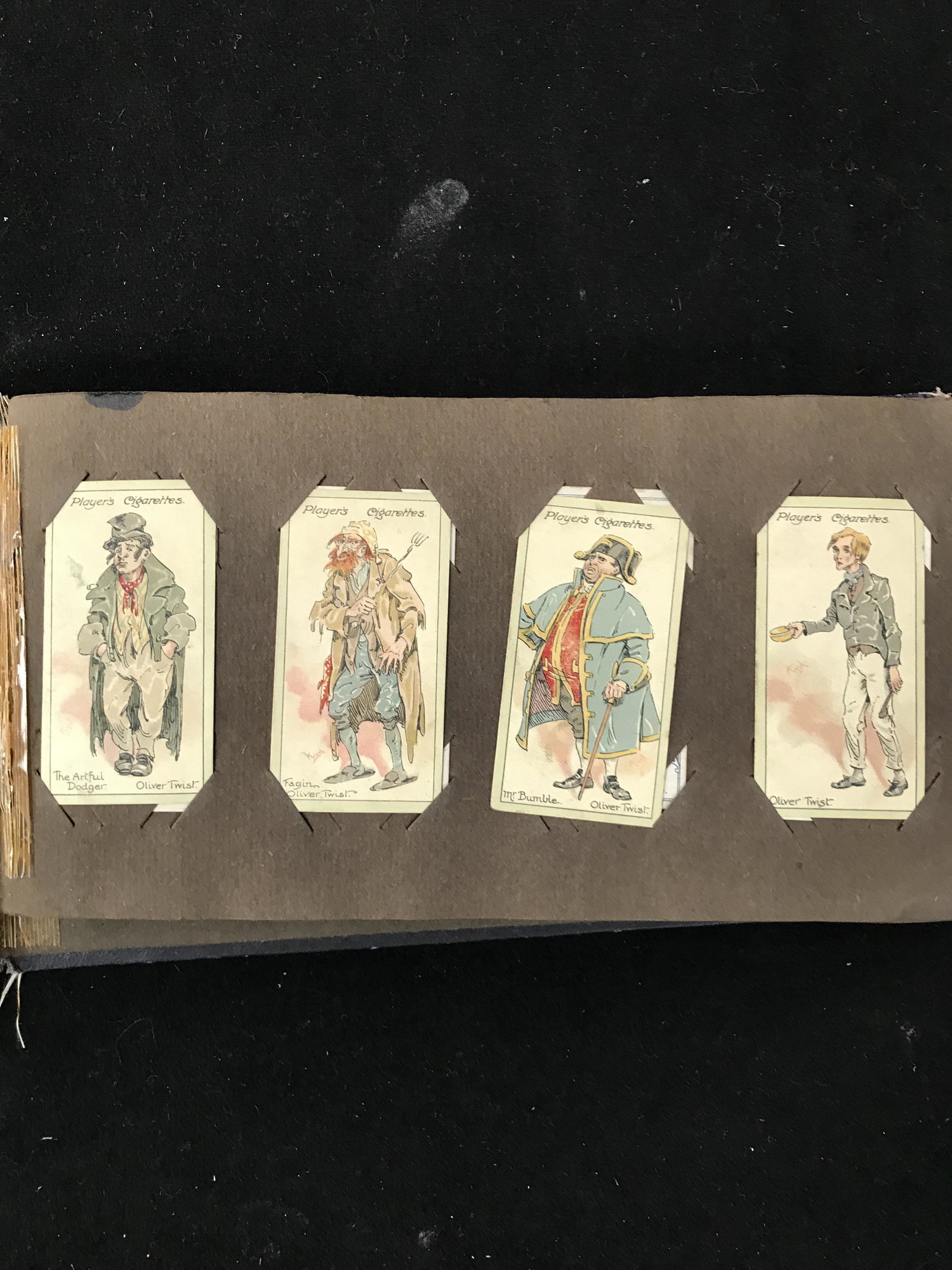VINTAGE CIGARETTE BOOKLET LOT (APPROX 30 IN BOOK): VINTAGE CIGARETTE BOOKLET LOT (APPROX 30 IN BOOK)