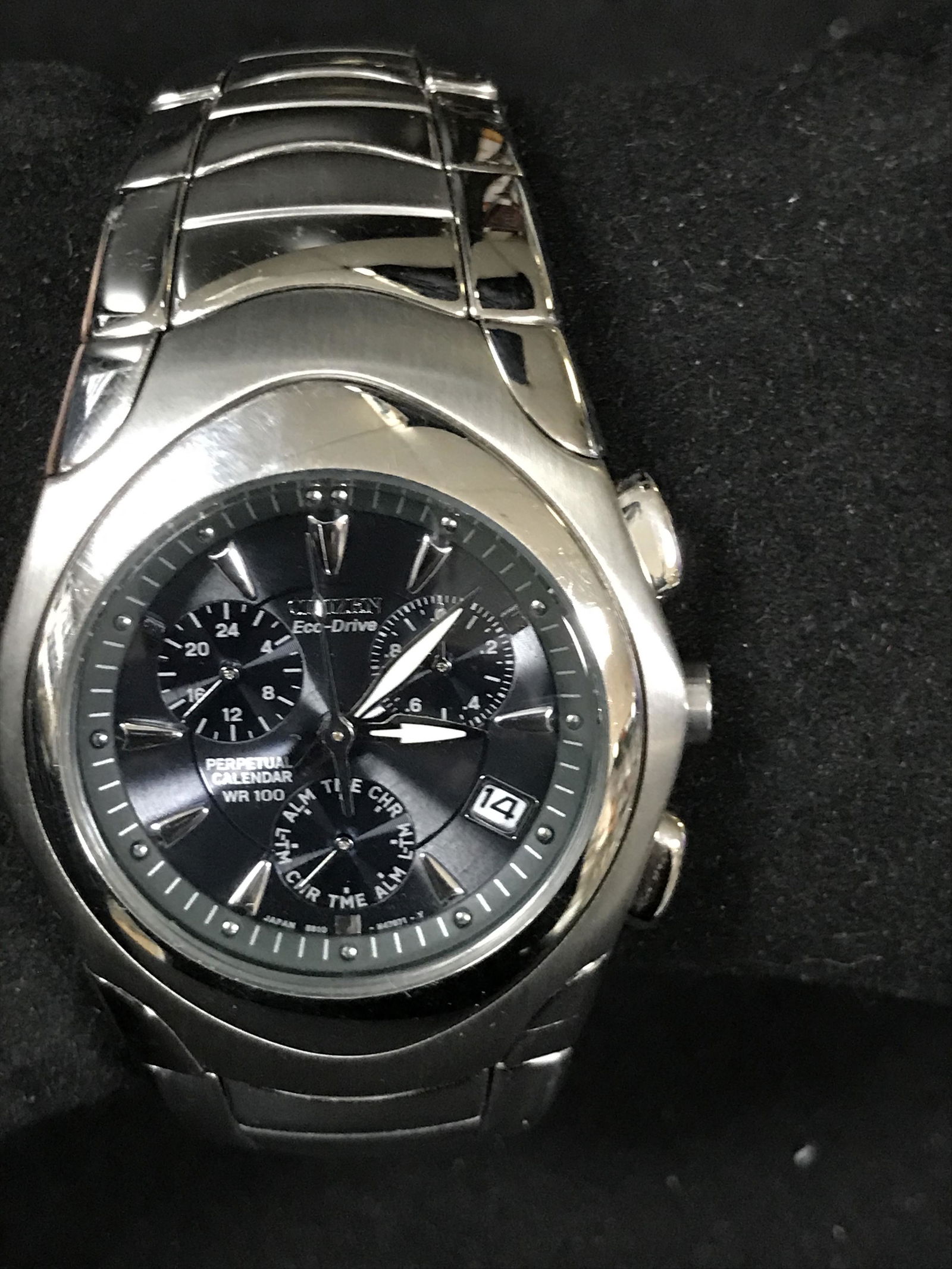 MENS CITIZEN ECO DRIVE WRIST WATCH: MENS CITIZEN ECO DRIVE WRIST WATCH