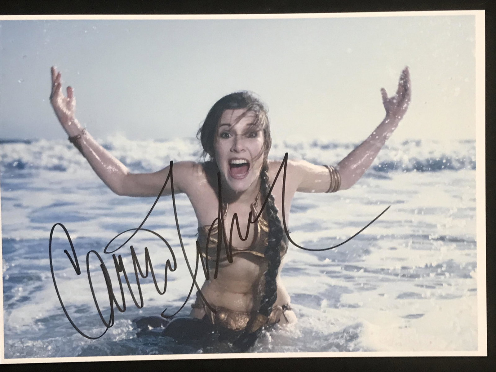 CARRY FISHER SIGNED STAR WARS 8 X 10 (RA COA): CARRY FISHER SIGNED STAR WARS 8 X 10 (RA COA)