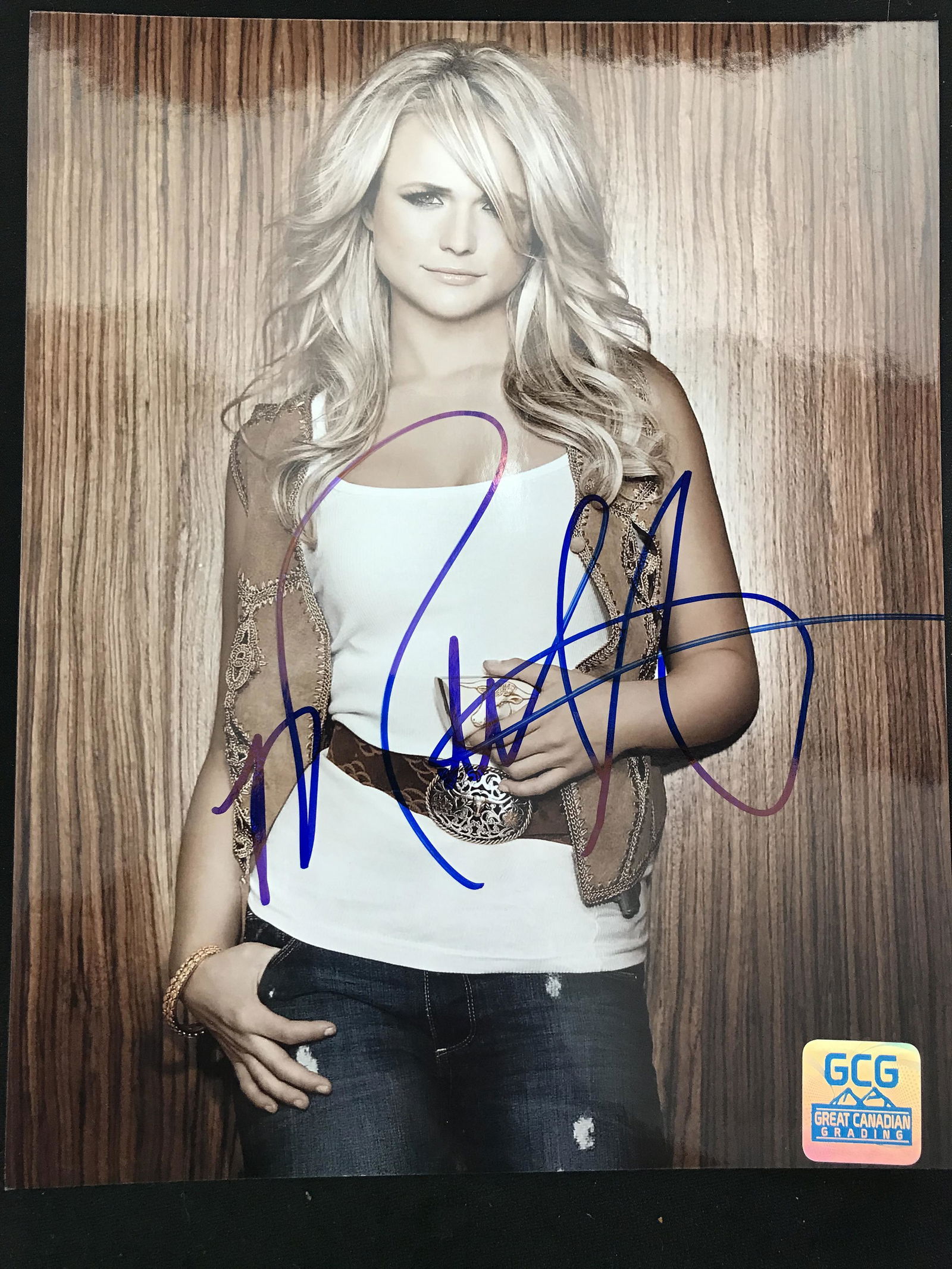 MIRANDA LAMBERT SIGNED 8X10 (GCG COA) (1 of 1)