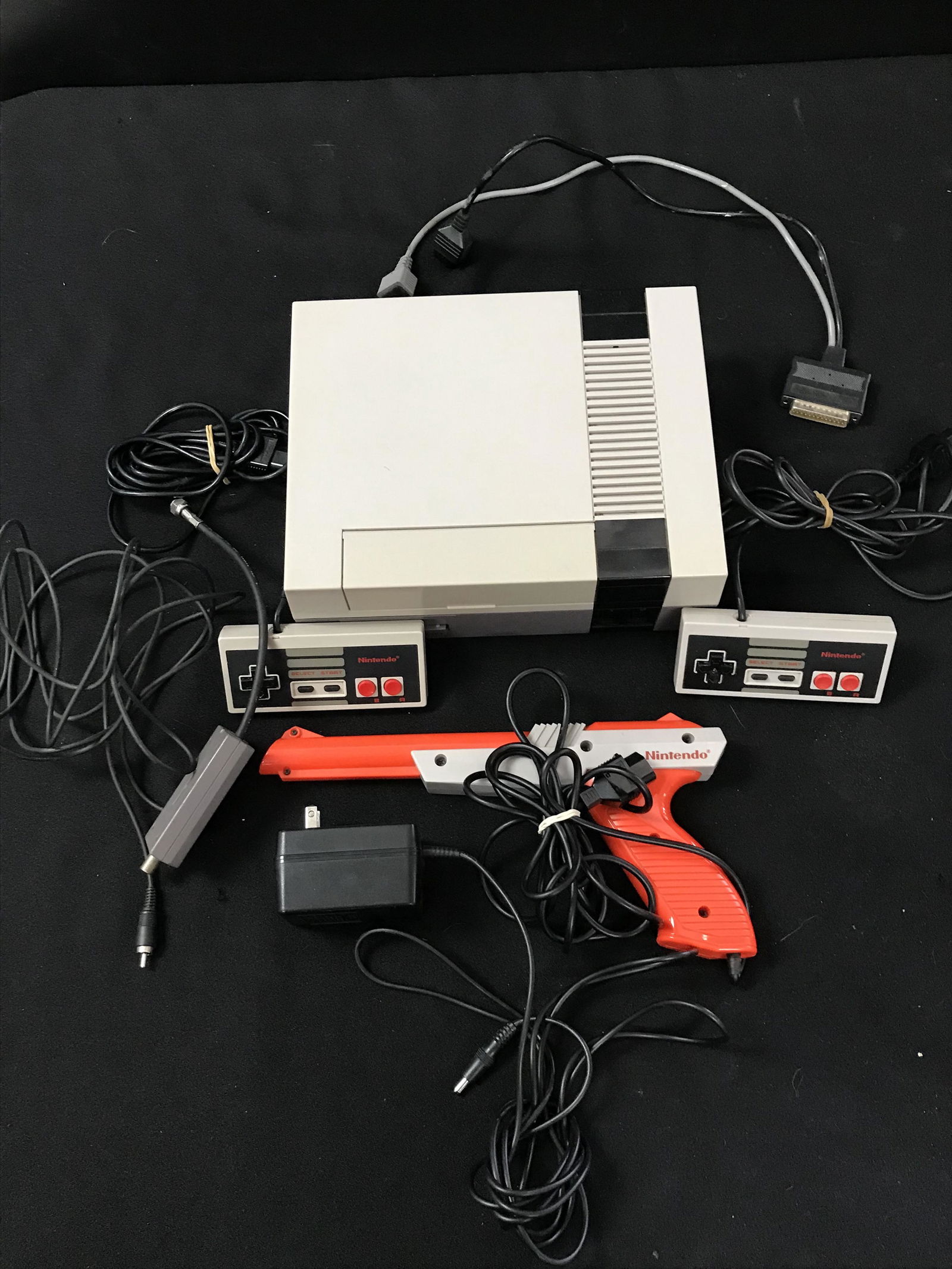 NINTENDO NES SYSTEM AND ACCESSORIES (1 of 1)