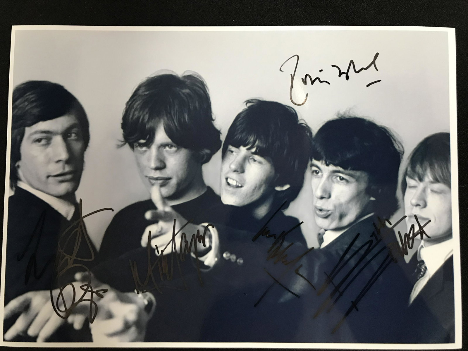 MULTI SIGNED THE ROLLING STONED BAND 8X10 (RA COA): 1MULTI SIGNED THE ROLLING STONED BAND 8X10 (RA COA)