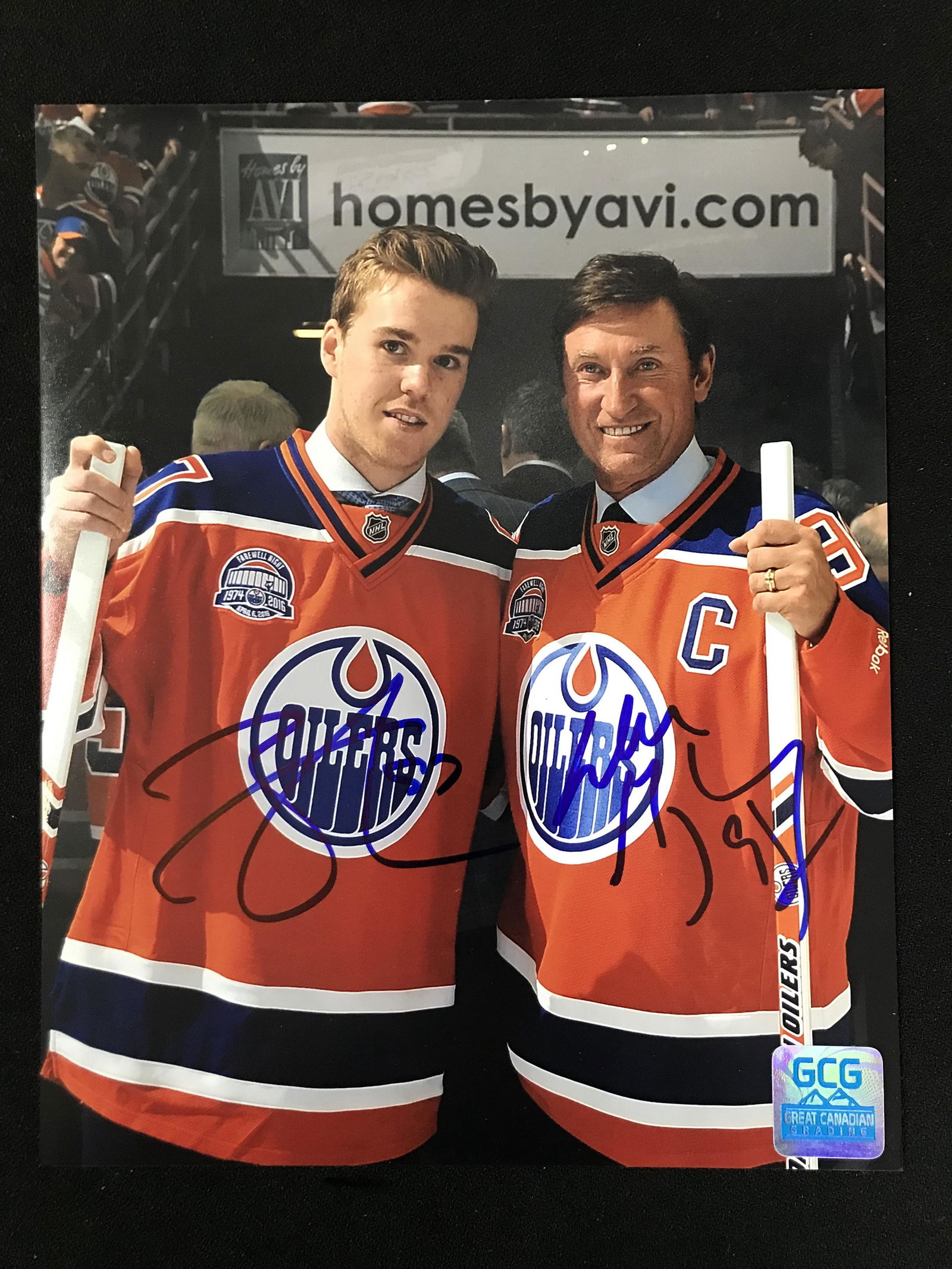 WAYNE GRETZKY/ CONNOR MCDAVID DUAL SIGNED 8X10 (GCG HOLO) (1 of 1)
