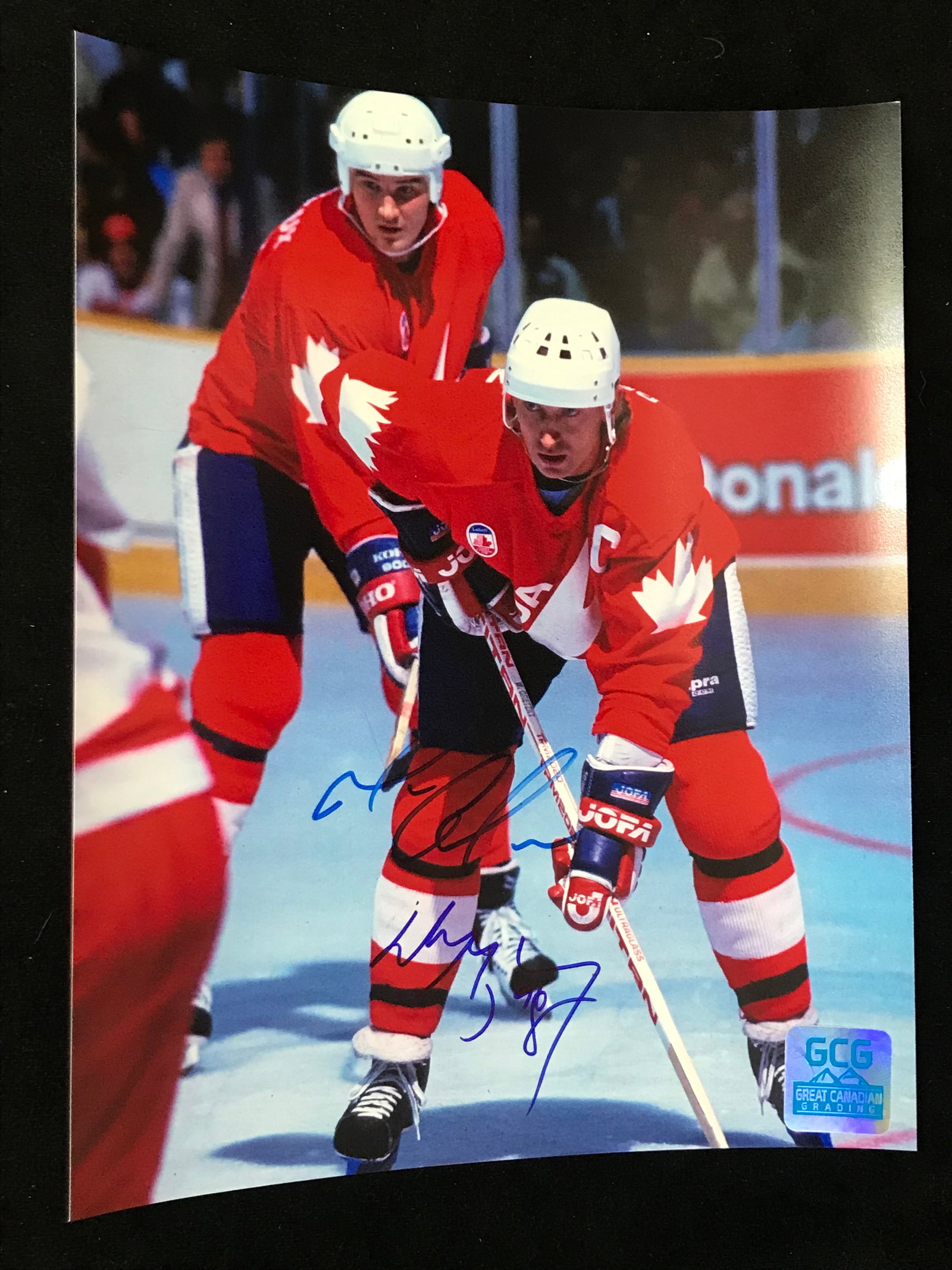 MARIO LEMIEUX AND WAYNE GRETZKY AUTOGRAPHED 8X10 PHOTOGRAPH GCG AUTHENTICATED: Prices are in Canadian dollars