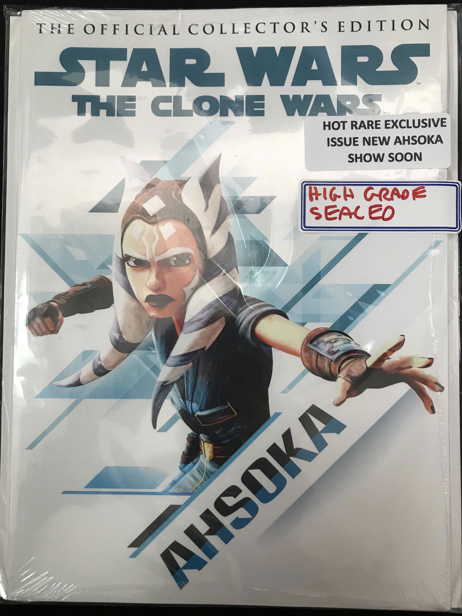 STAR WARS THE CLONE WARS - THE OFFICIAL COLLECTORS MAGAZINE (AHSOKA GCL AND CBNS EXCLUSIVE): STAR WARS THE CLONE WARS - THE OFFICIAL COLLECTORS MAGAZINE (AHSOKA GCL AND CBNS EXCLUSIVE)