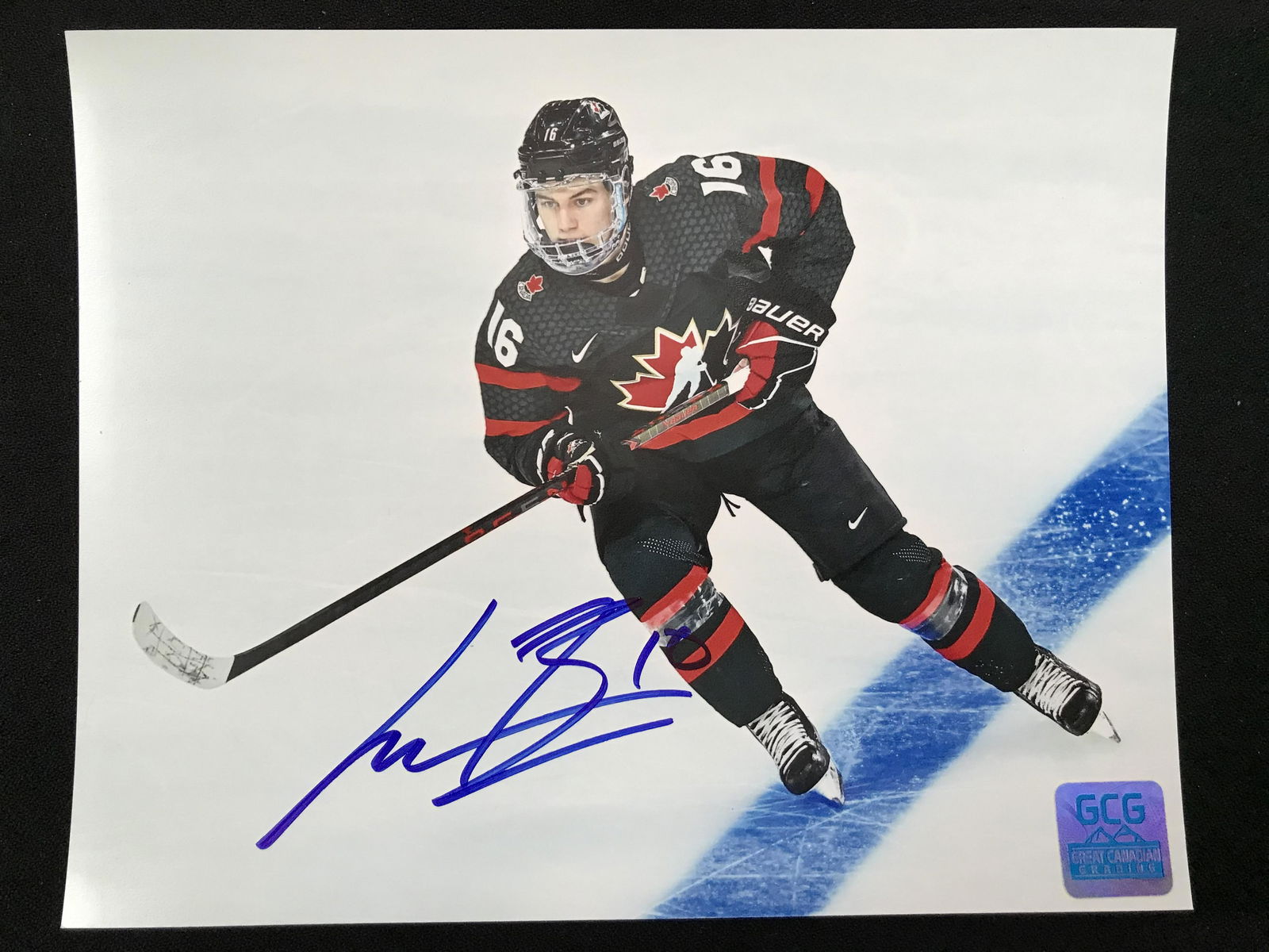 CONNOR BEDARD SIGNED TEAM CANADA 8 X 0 (GCG HOLO): CONNOR BEDARD SIGNED TEAM CANADA 8 X 0 (GCG HOLO)