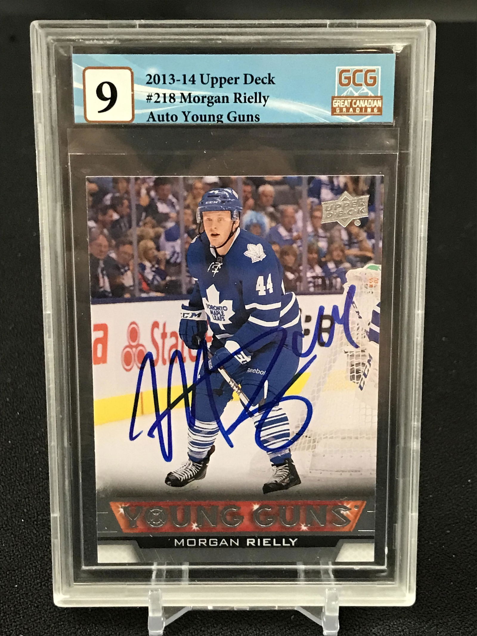 2013-14 UPPER DECK NO.218 MORGAN RIELLY YOUNG GUNS AUTOGRAPH GCG GRADED 9 (1 of 2)