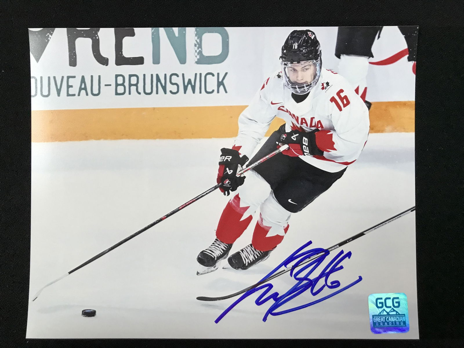 CONNOR BEDARD SIGNED TEAM CANADA 8 X 10 (GCG HOLO): CONNOR BEDARD SIGNED TEAM CANADA 8 X 10 (GCG HOLO)