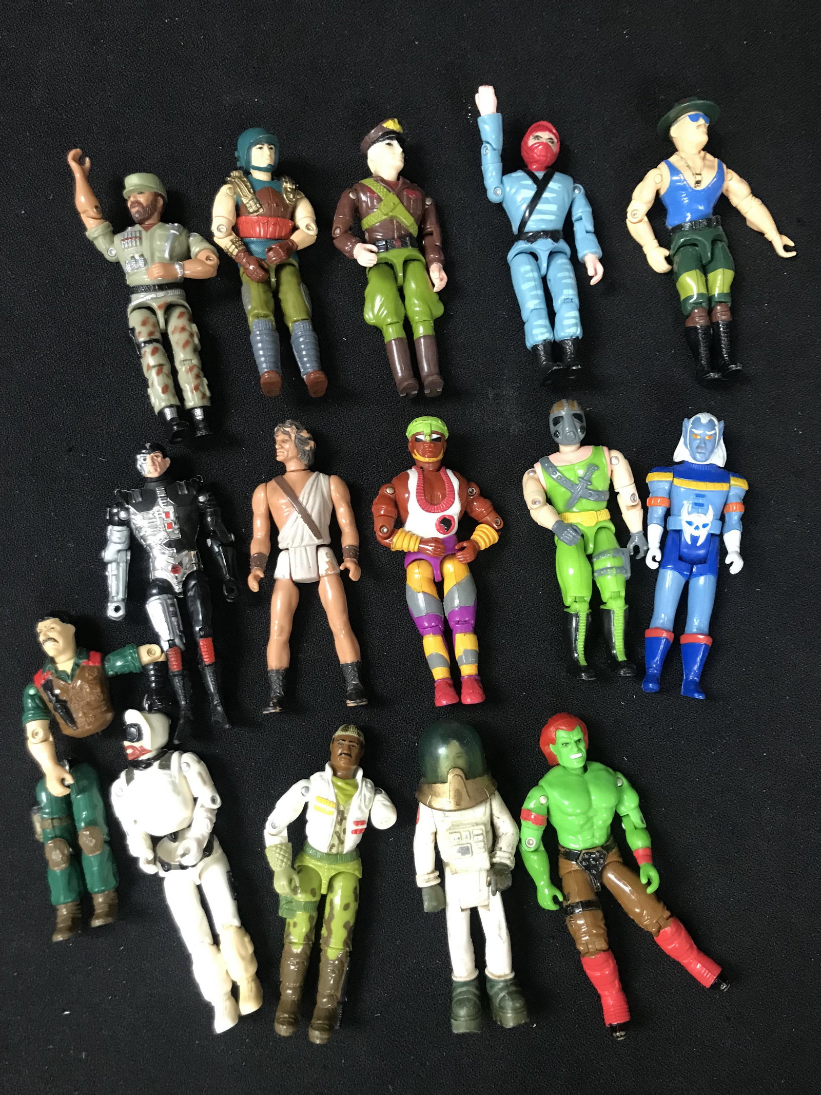 LOT OF 15 VINTAGE G.I JOE FIGURES (1 of 2)