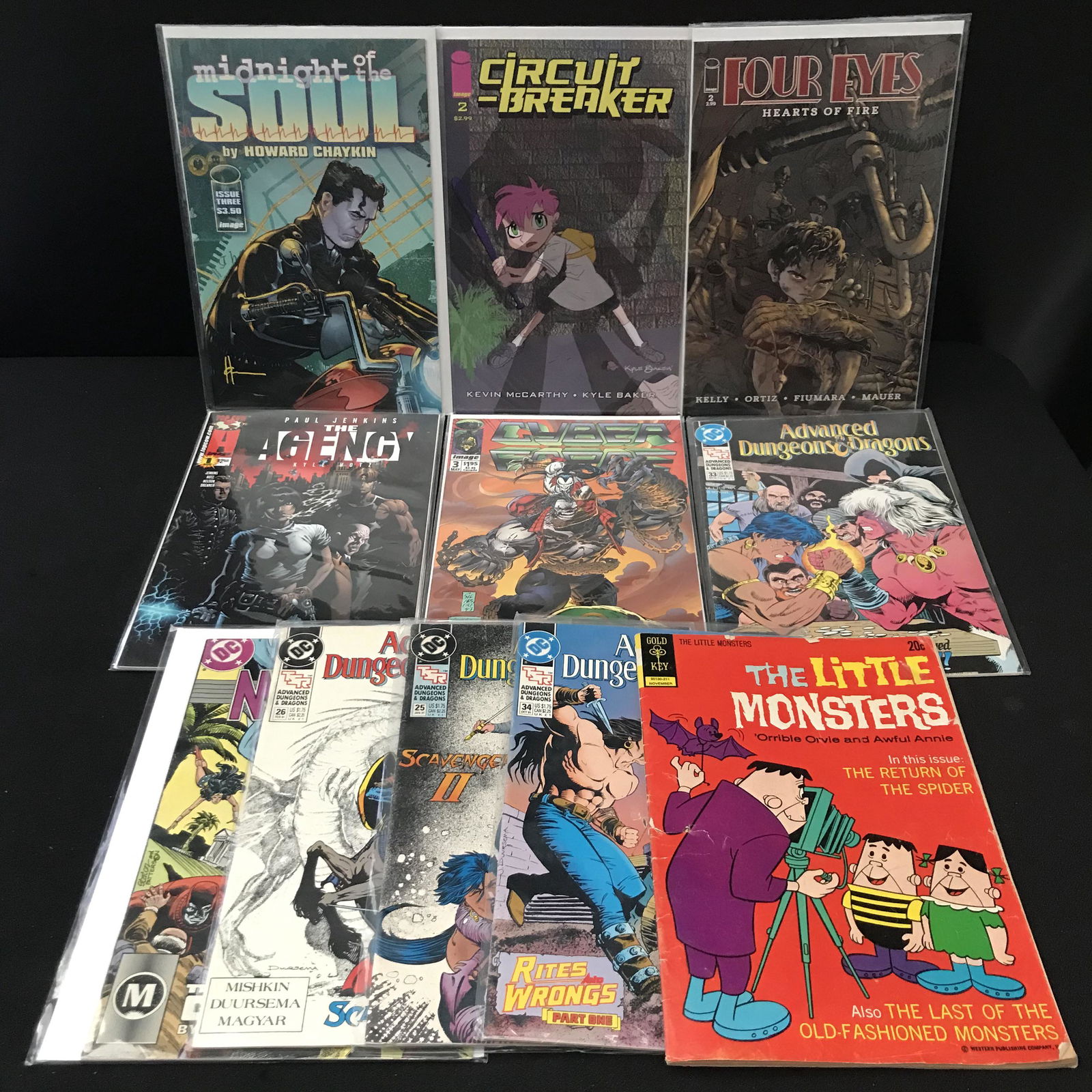 VARIOUS SUPERHERO COMIC BOOK LOT (1 of 1)