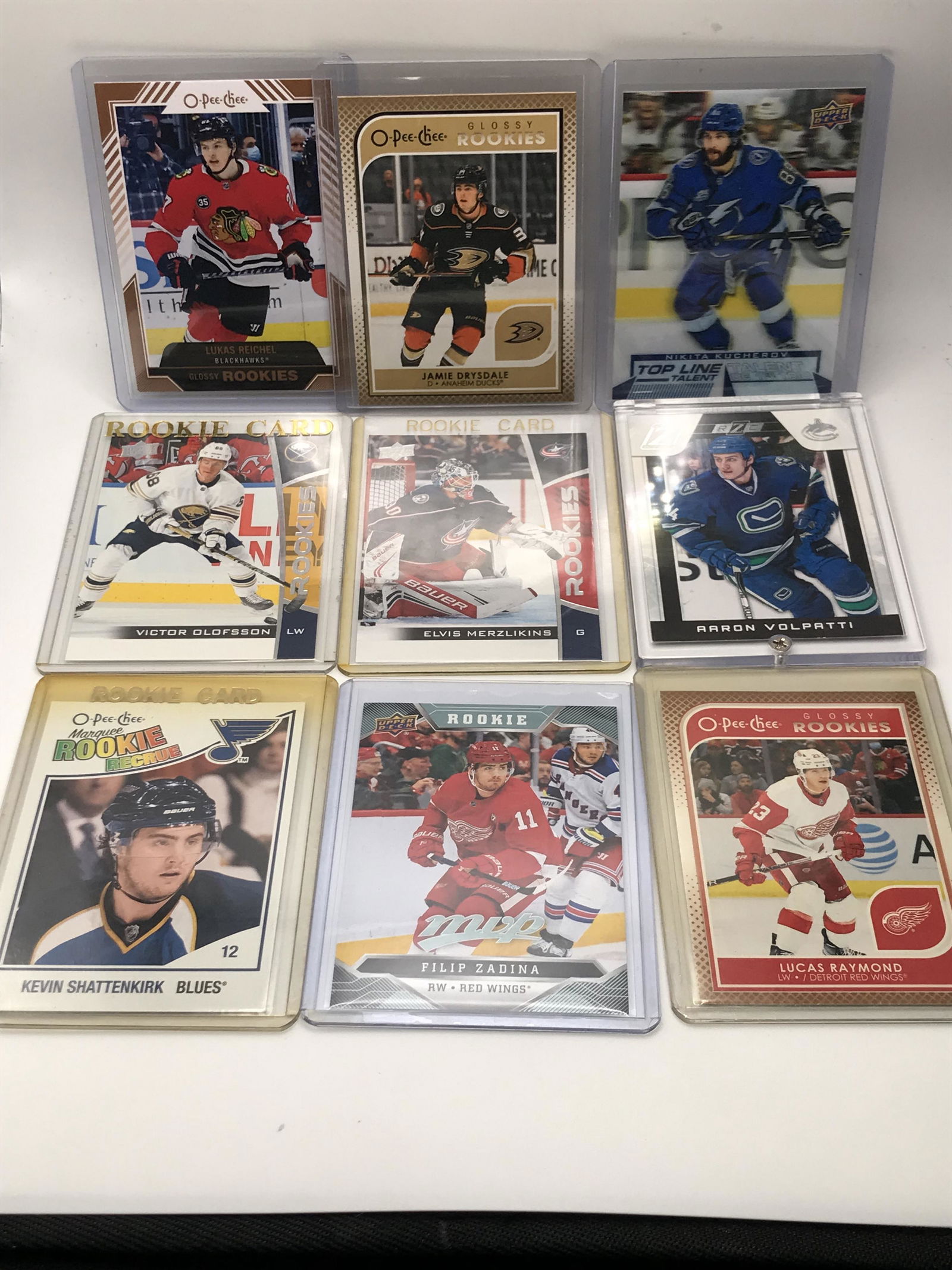 NHL ROOKIE AND INSERT CARD LOT (1 of 1)