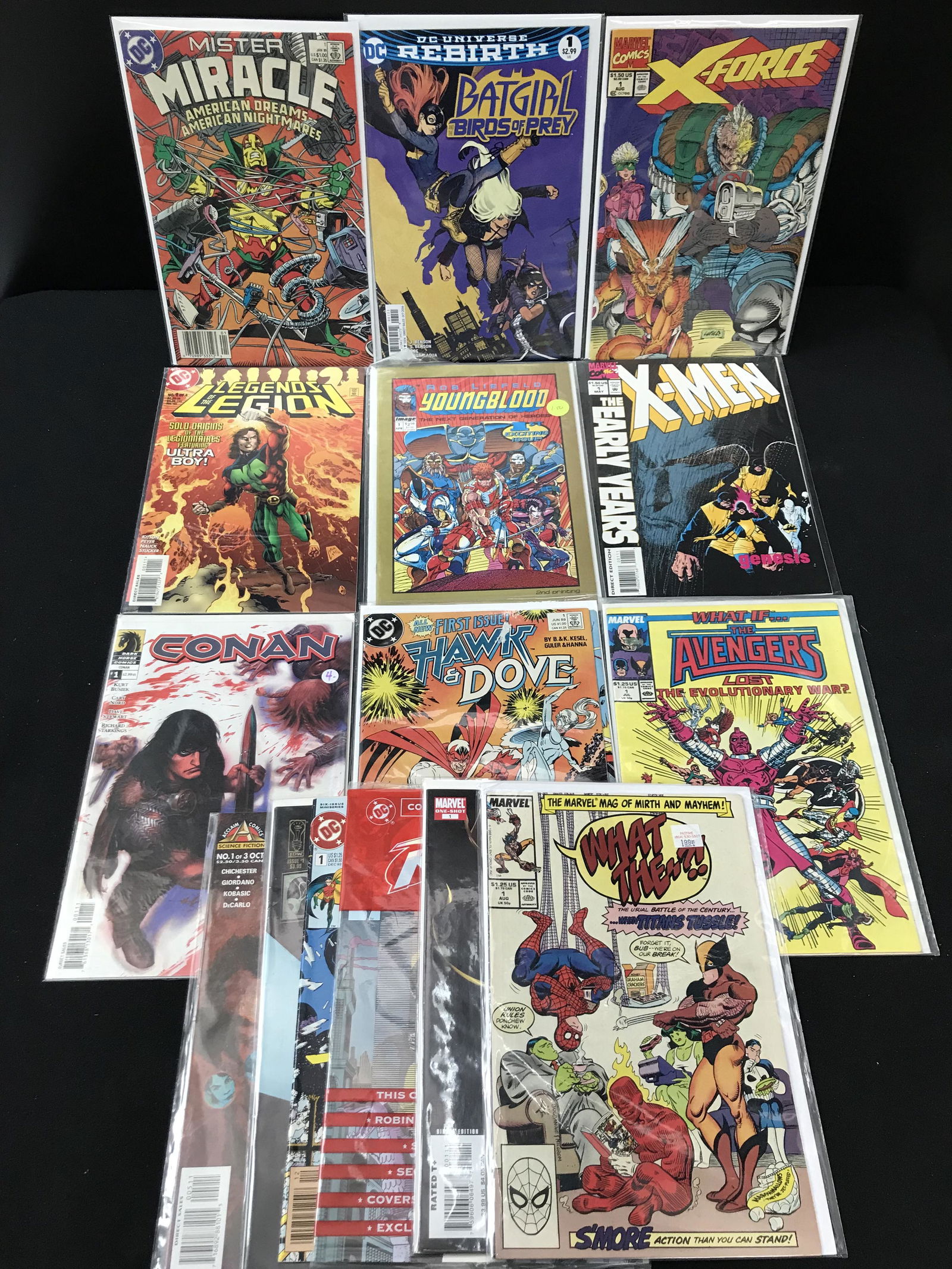 DC AND MARVEL SUPERHERO COMIC BOOK LOT (1 of 1)