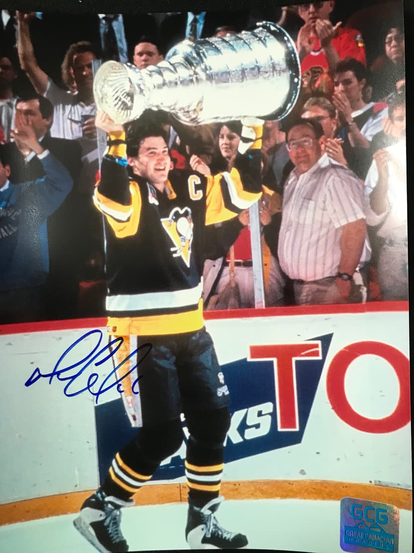 MARIO LEMIUEX AUTOGRPAHED 8X10 PHOTO GCG AUTHENTICEATED: Prices are in Canadian dollars