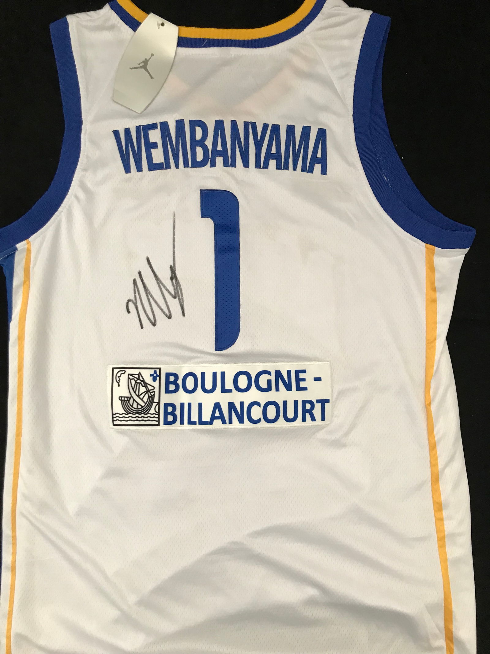 VICTOR WEMBANYAMA SIGNED BOULOGNE LEVALLOIS PRO JERSEY (BECKETT/JSA LOA) (1 of 4)