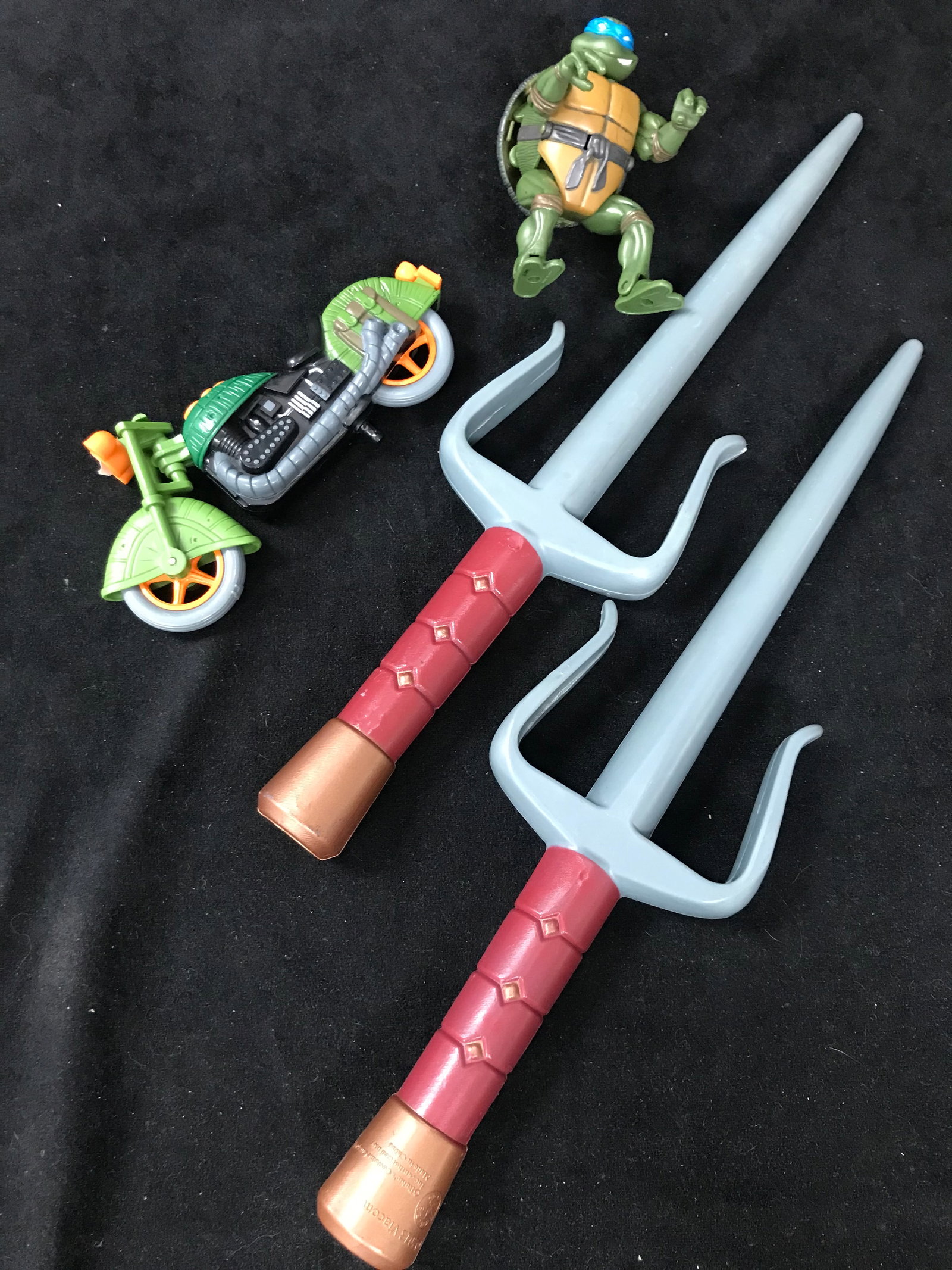 VINTAGE TEENAGE MUTANT NINJA TURTLES VEHICLE AND FIGURE LOT: Prices are in Canadian dollars