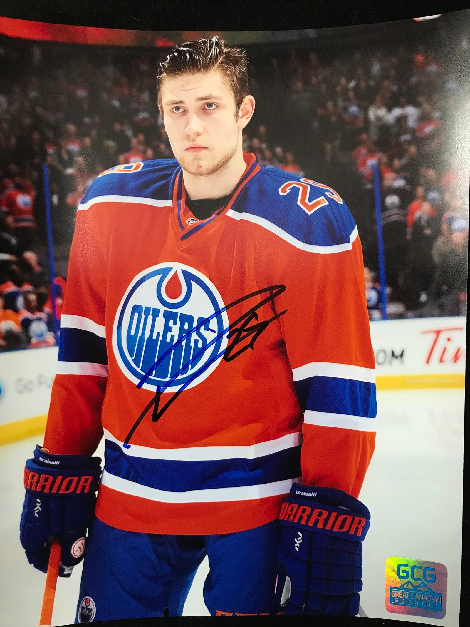 LEON DRAISAITL SIGNED EDMONTON OILERS 8 X 10 (GCG HOLO): Prices are in Canadian dollars