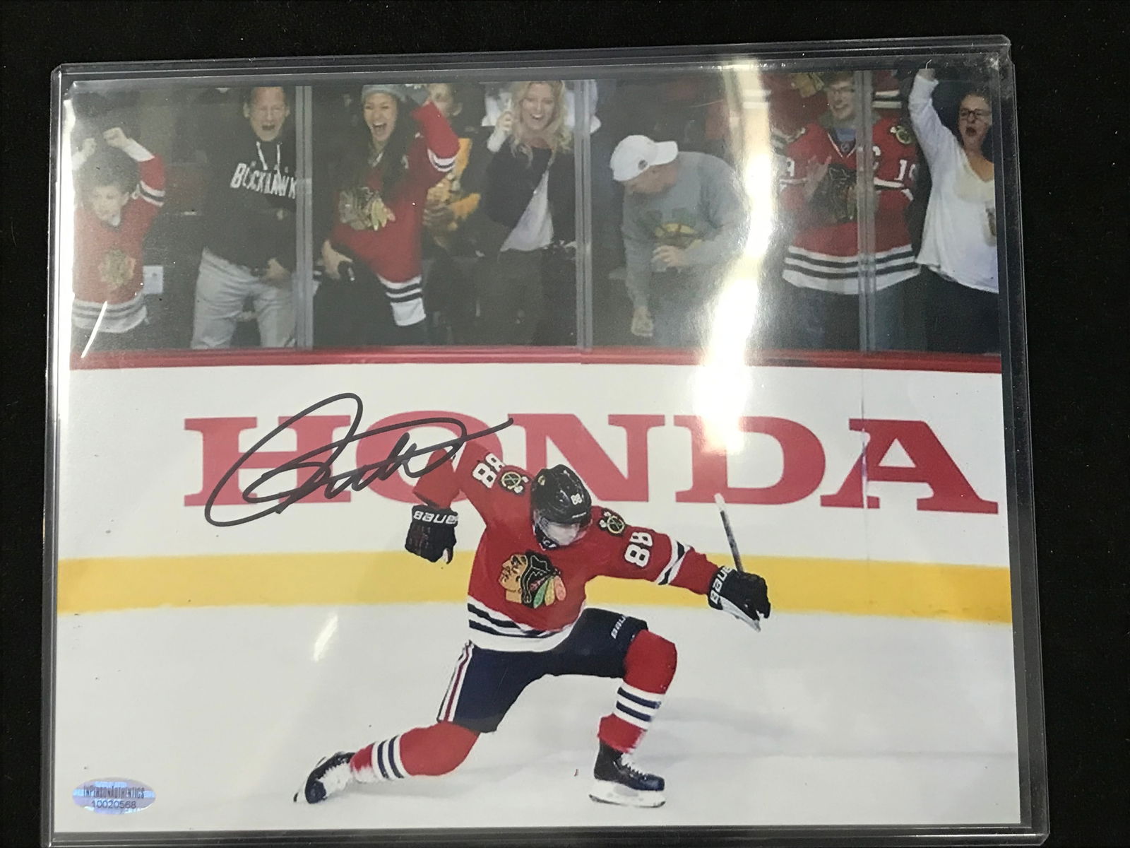 PATRICK KANE SIGNED CHICAGO BLACKHAWKS 8 X 10 (PRO CERT COA) (1 of 3)