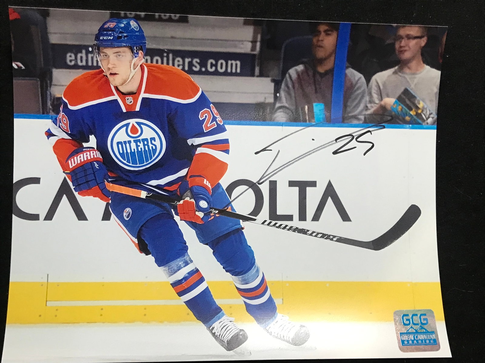 LEON DRAISAITL SIGNED EDMONTON OILERS 8 X 10 (GCG HOLO): Prices are in Canadian dollars