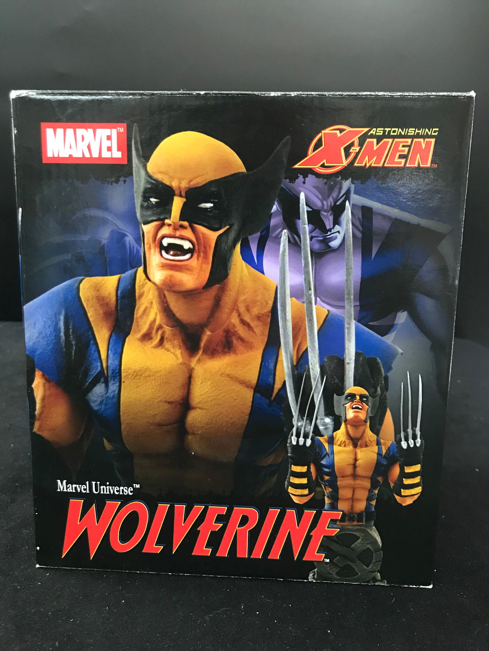 2006 Diamond Select Wolverine Astonishing X-men Marvel Universe Mini Bust (1 of 2)